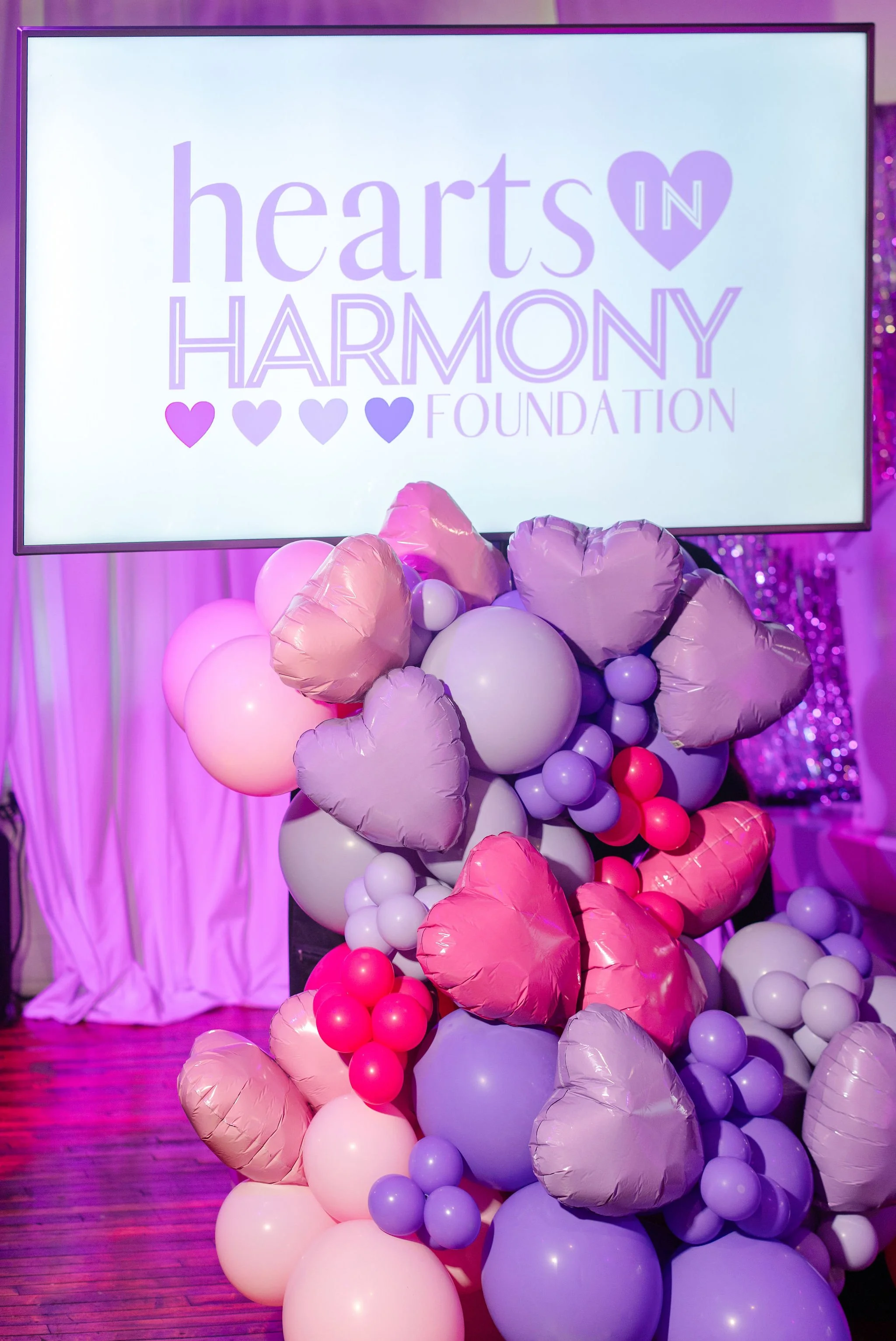 hearts-in-harmony-fundraiser-logo-balloon-installation-the-knowlton-boathouse-ct-029-RF3_0502.jpg