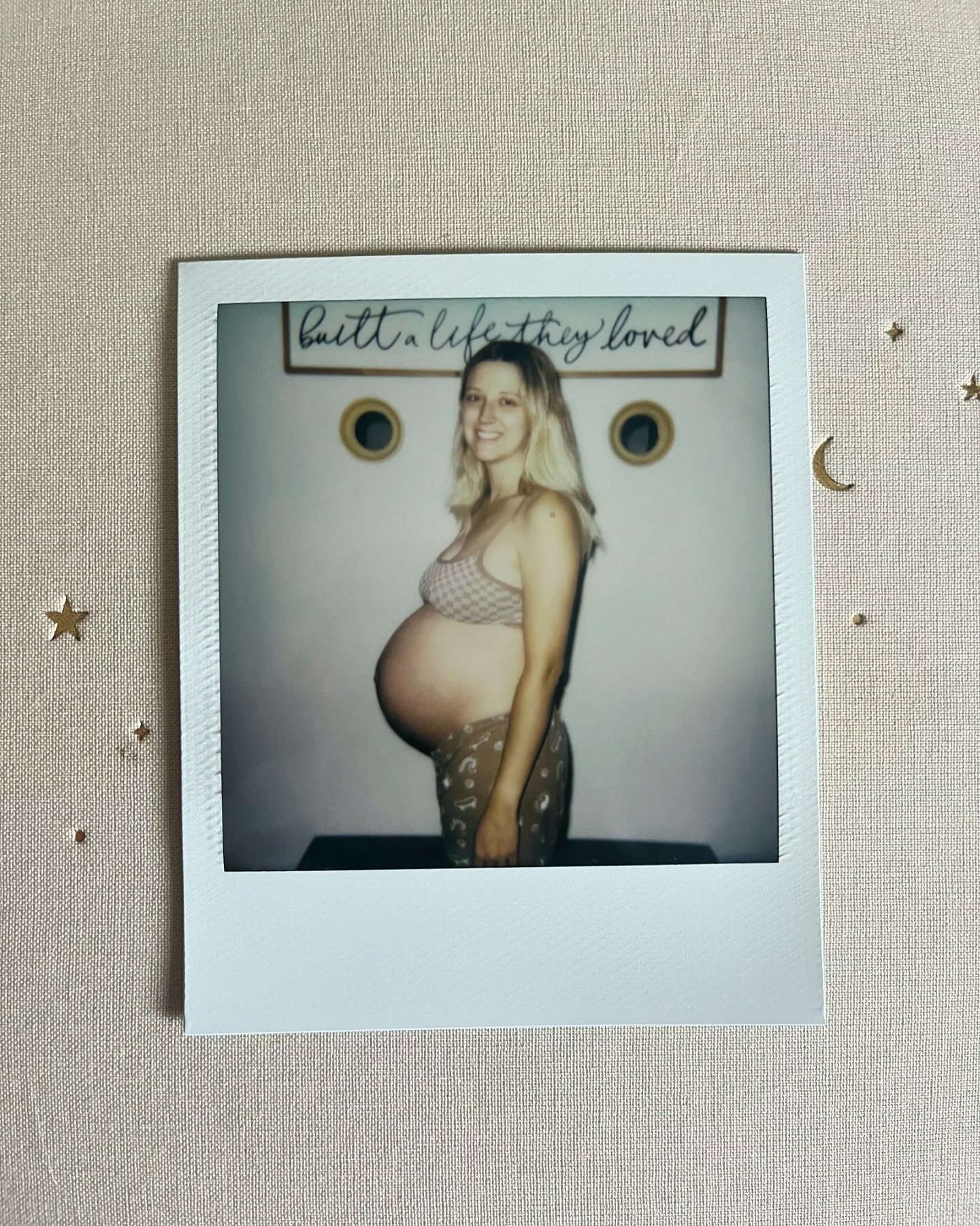 40 weeks today!

I could have my baby tonight or two weeks from now.😂 

What gestation were you when you had your child/children? Let me know in the comments 👇🏻