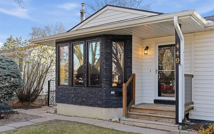 It feels like home somehow✨

This meticulously maintained 1,132 sq. ft. bungalow is the perfect canvas for your next chapter, offering solid value and immediate comfort.

Hardwood floors greet you in the bright Living Room. Gather friends and family 