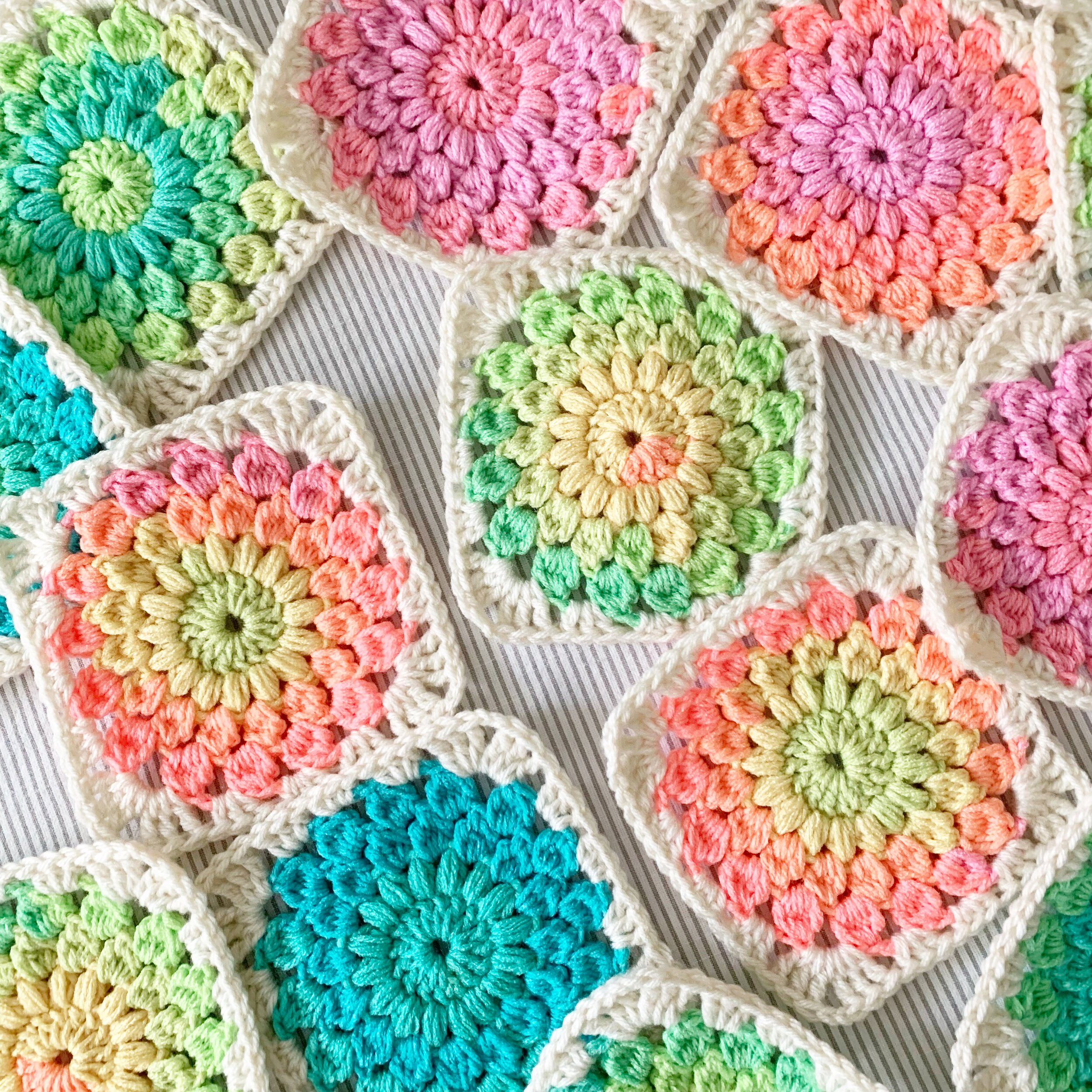 How to Crochet: Retro Stripe Sunburst Granny Square Throw