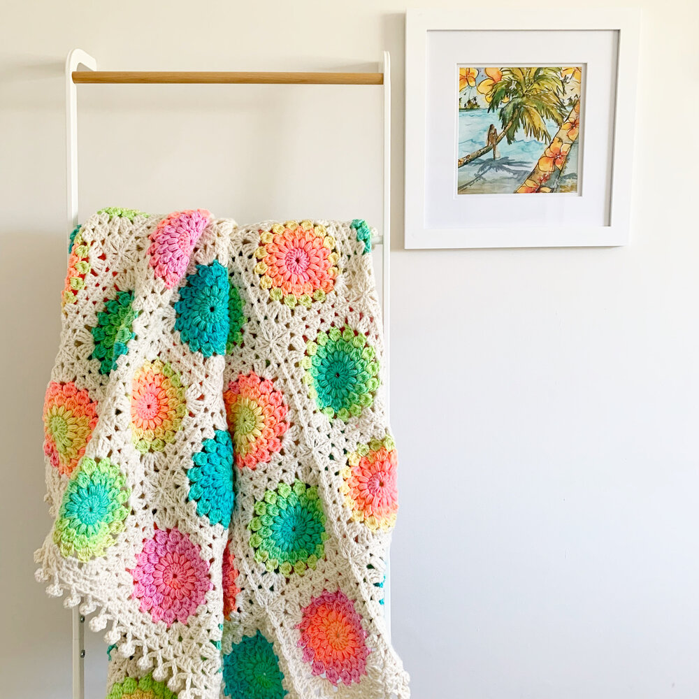How to Crochet: Retro Stripe Sunburst Granny Square Throw