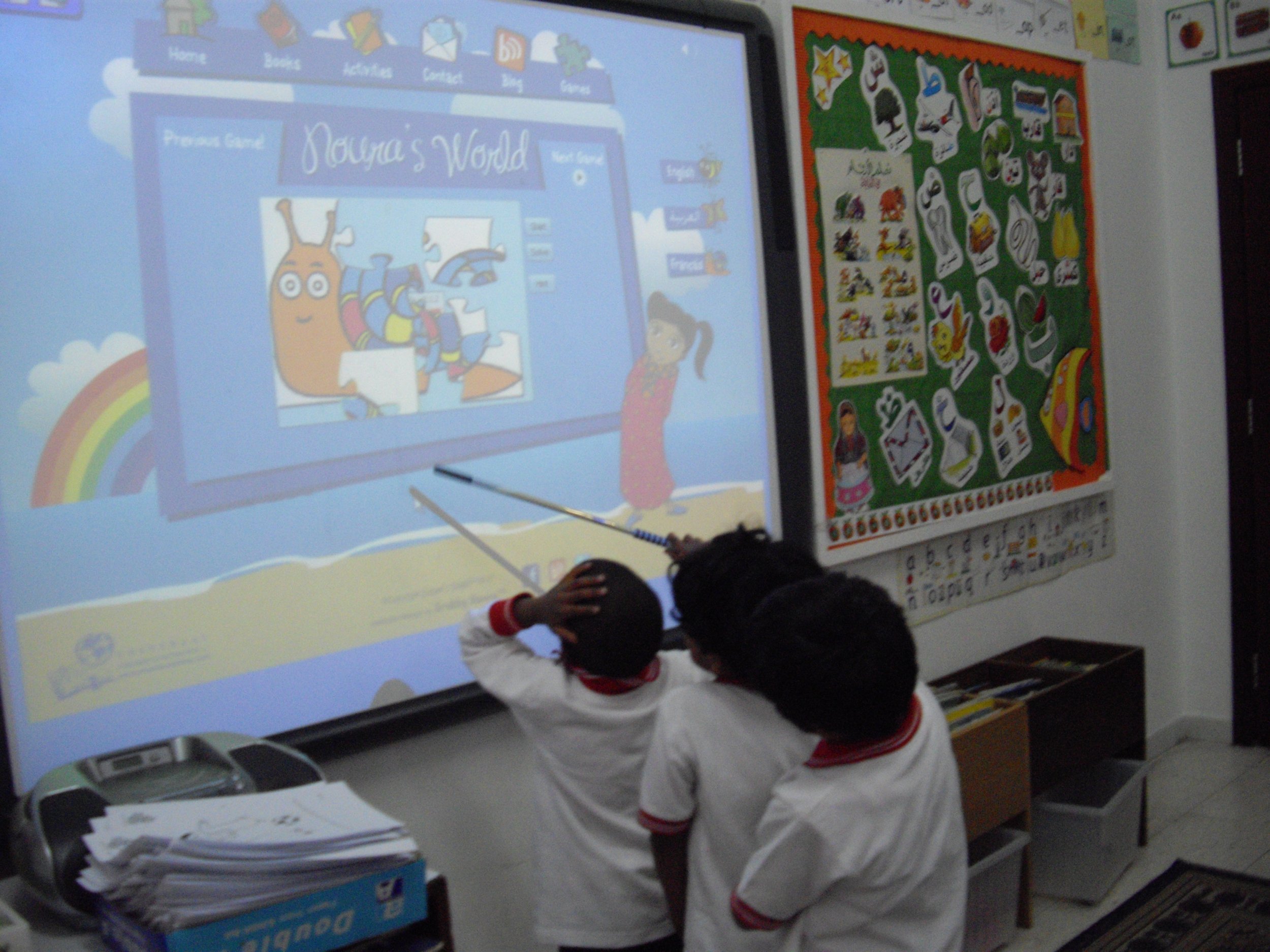 KidsinclassplayingNouraGame.JPG