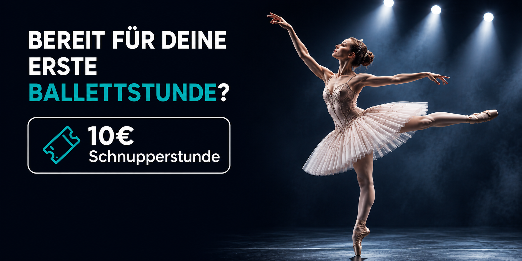 Ein Balletttänzerin in weißem Tütü führt eine Pirouette auf, während sie auf der Bühne unter Scheinwerferlicht steht. Links im Bild ist Text, der für Ballettunterricht wirbt.