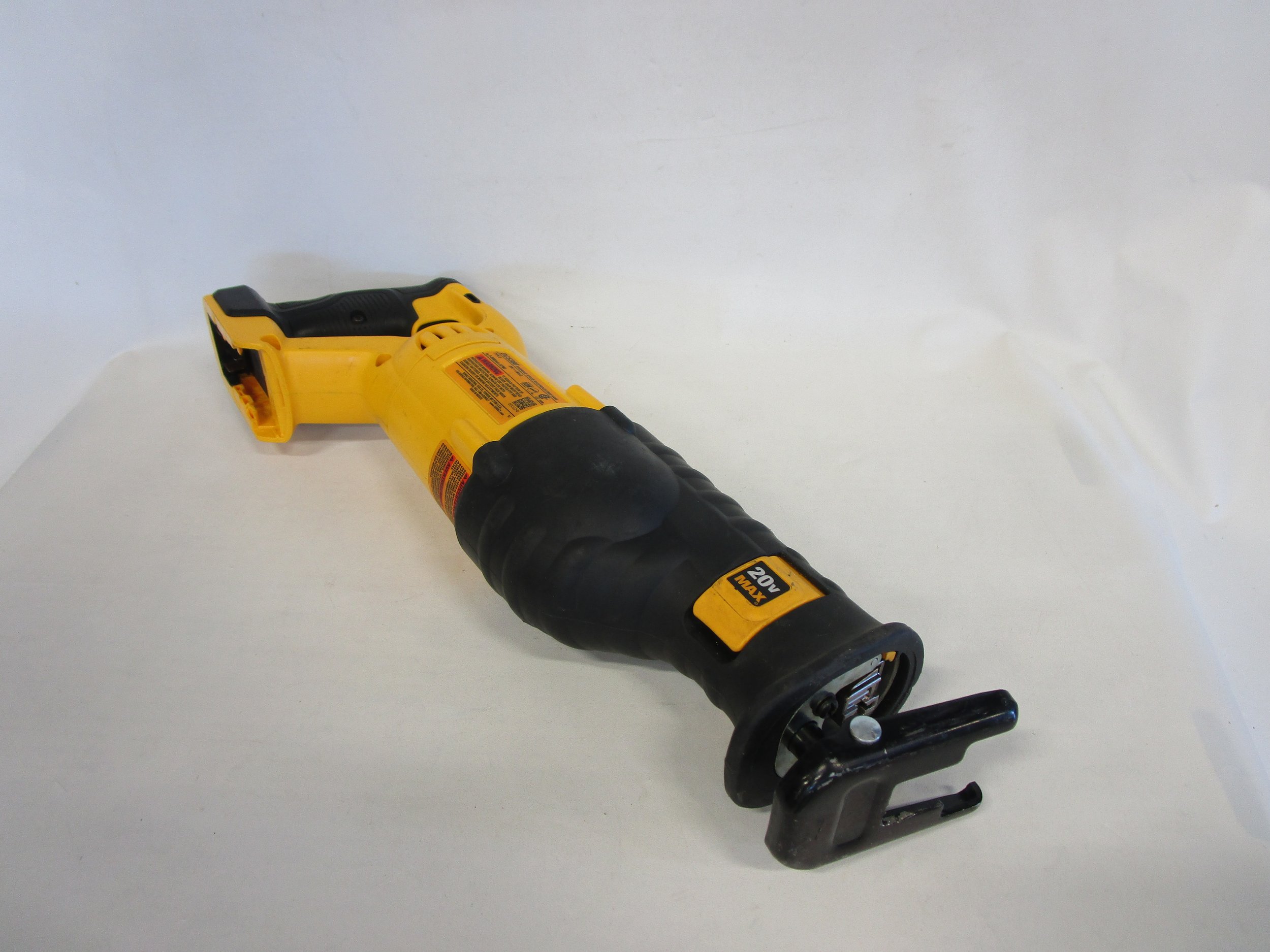 DEWALT DCS380 20v MAX Reciprocating Saw (TOOL ONLY).