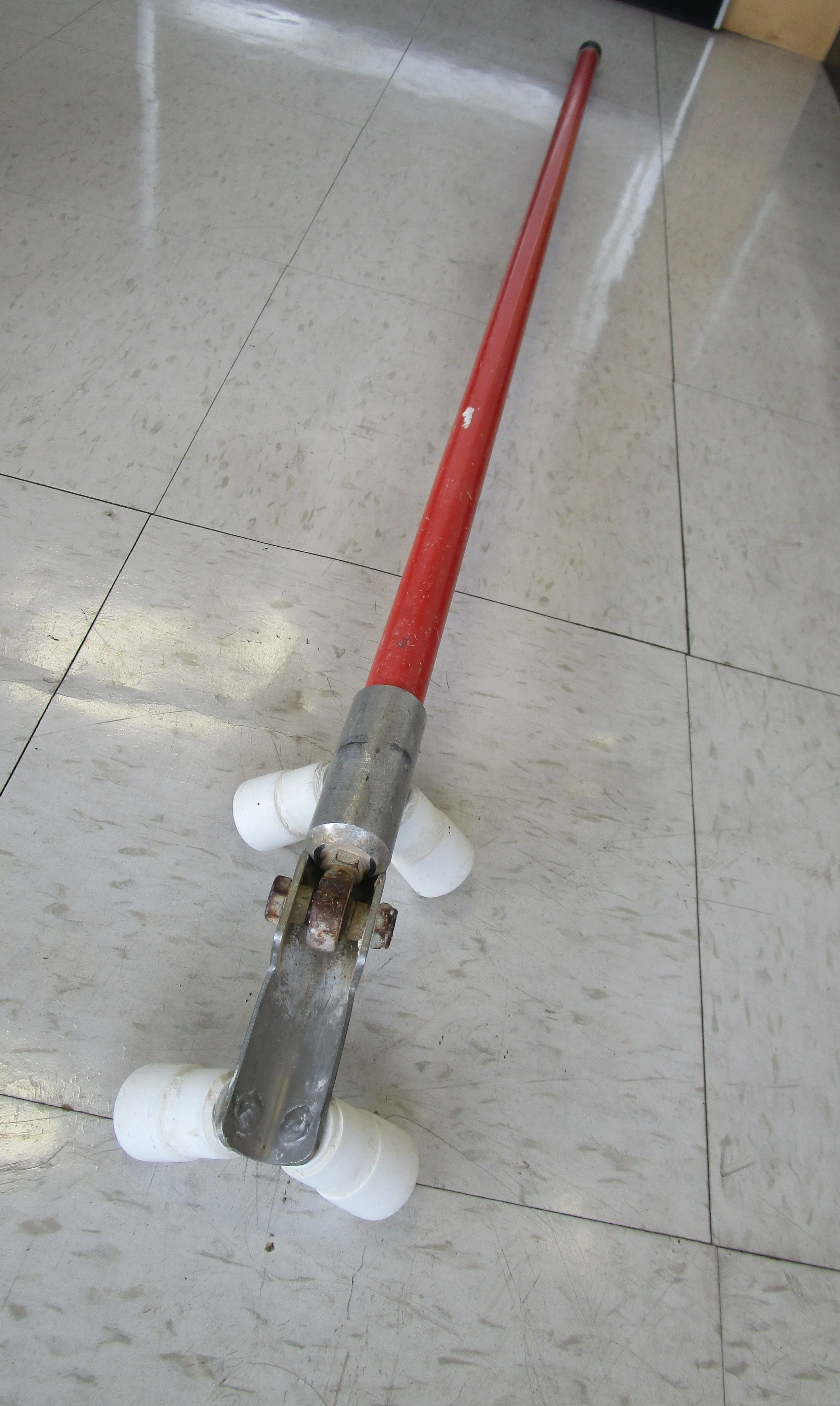 DRYWALL TAPER 4' Goldblatt Drywall Corner Roller.
