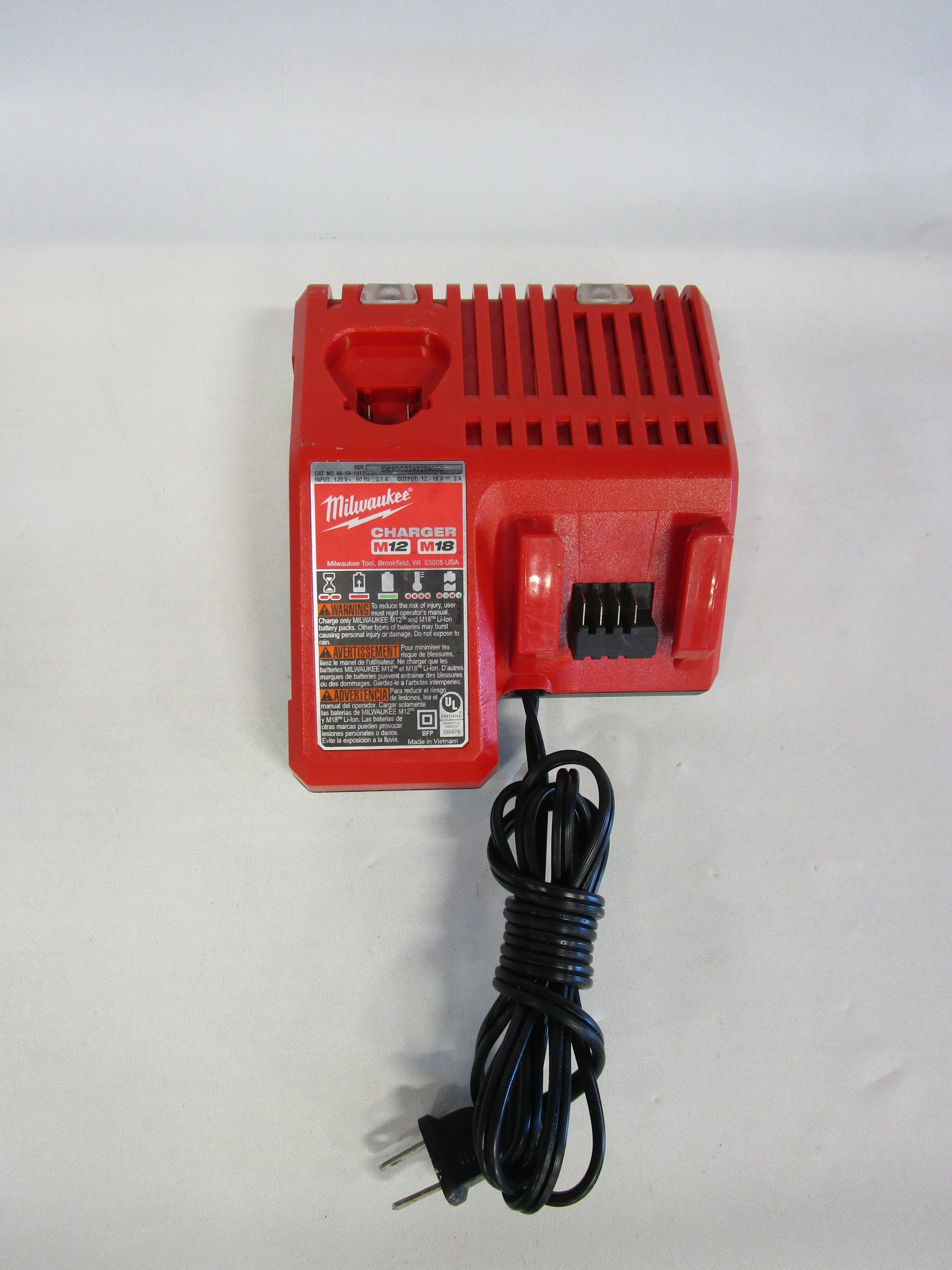 Milwaukee 48-59-1812 M12/M18 Charger.