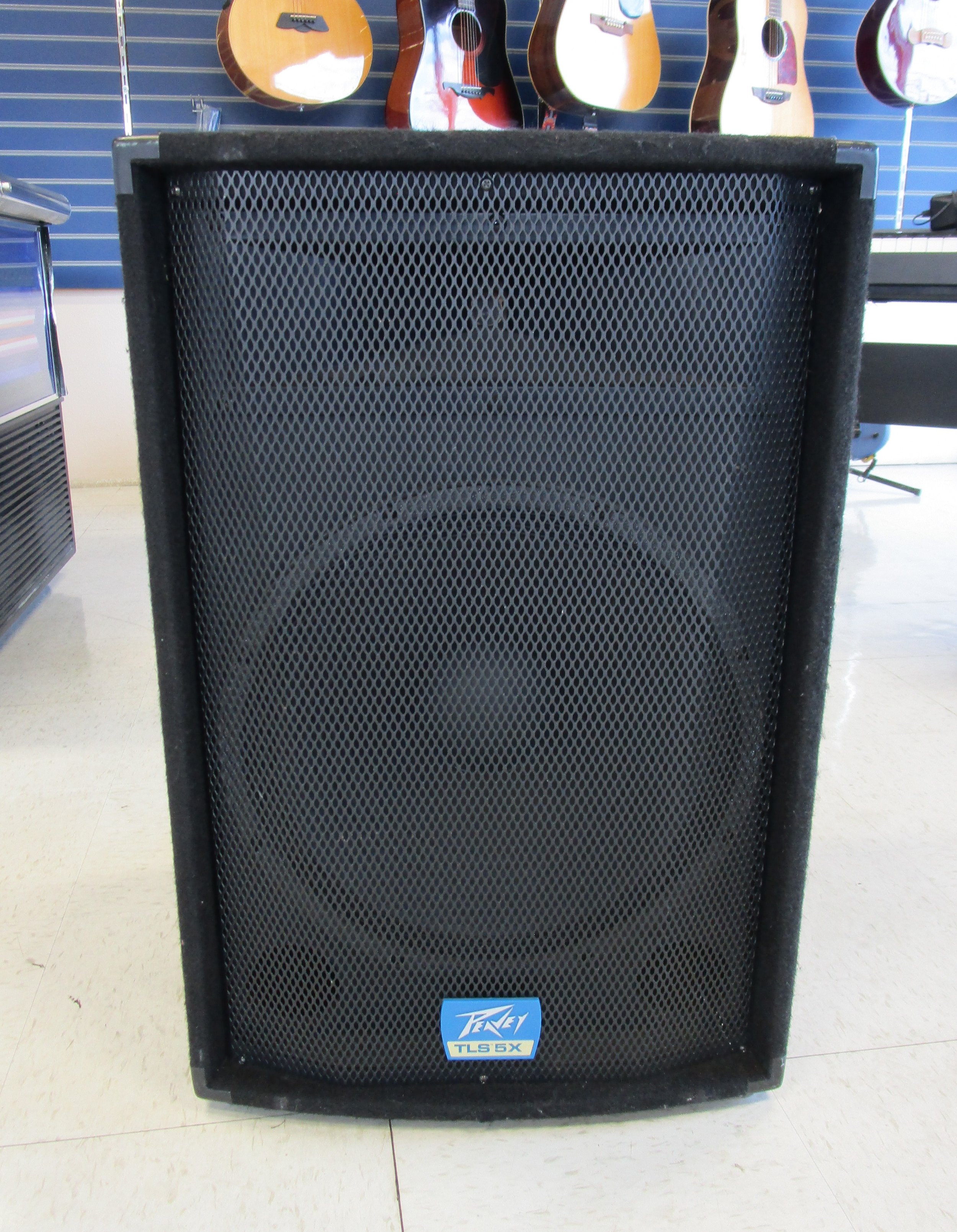 PEAVEY TLS 5X SPEAKER Passive 2-way 15" PA speaker cabinet.