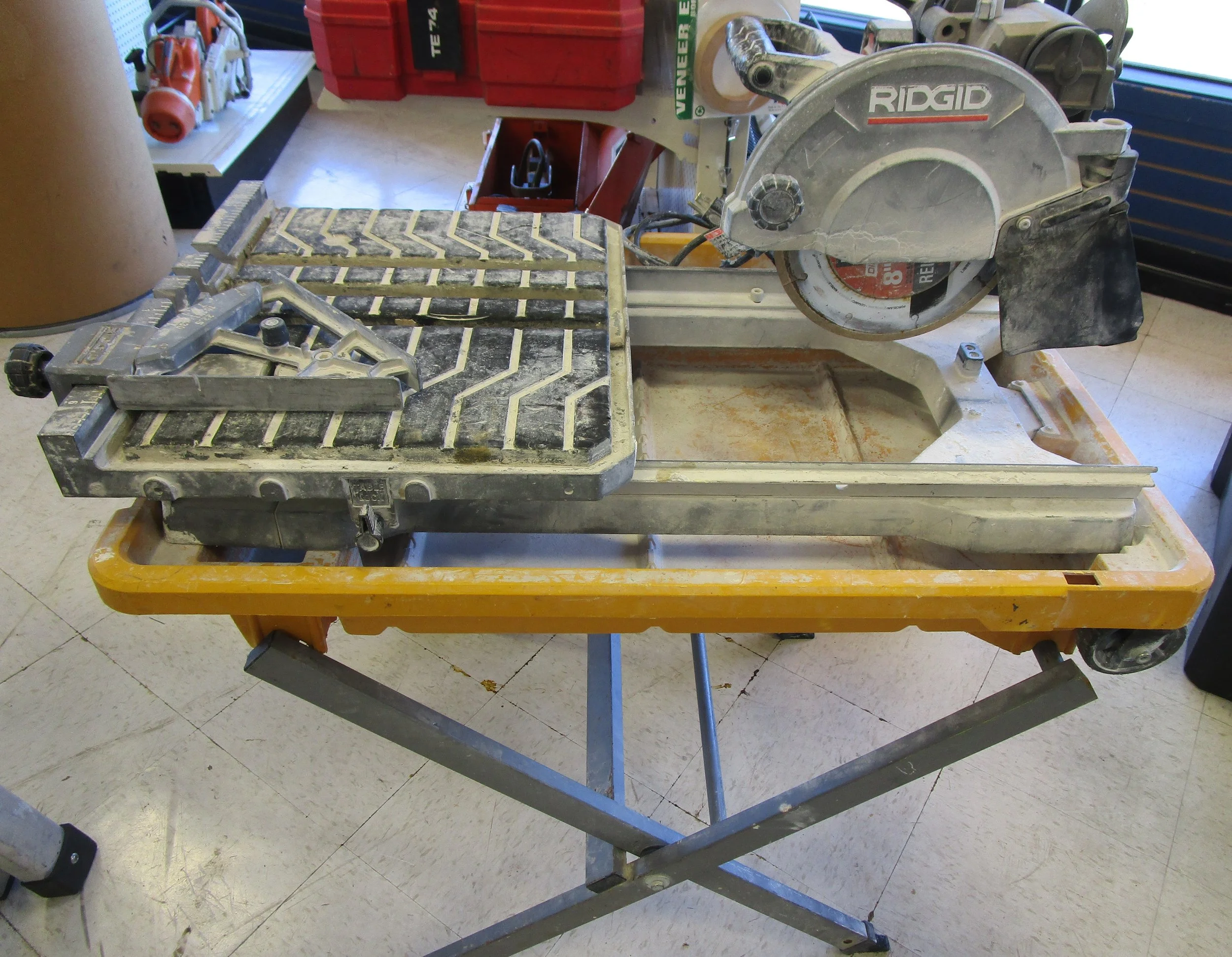 Ridgid R4040 8" Wet Tile Saw W/ Stand.