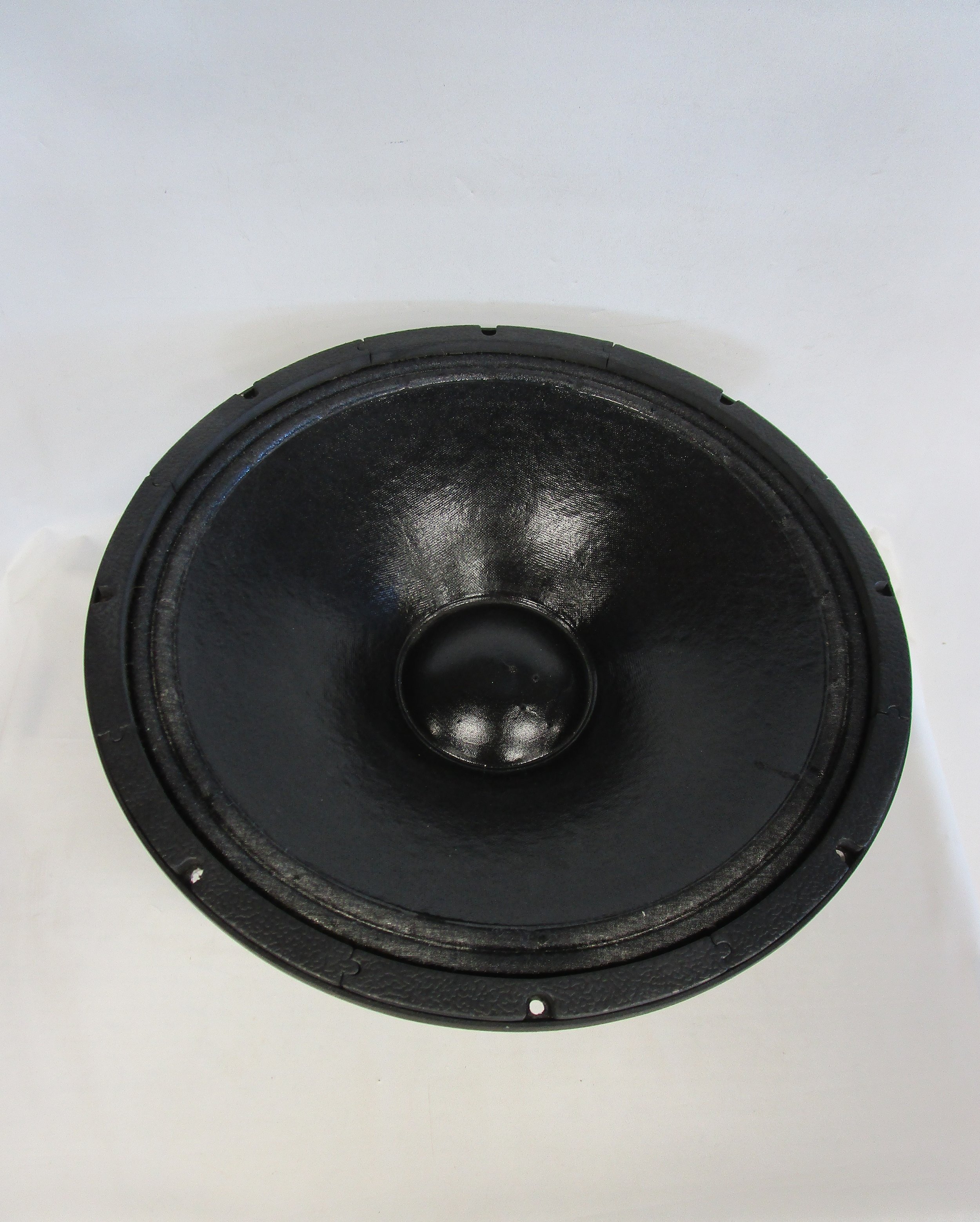 MACKIE 0029680 LN15/3002-4 SPEAKER 15" Neodymium low-freq Woofer.