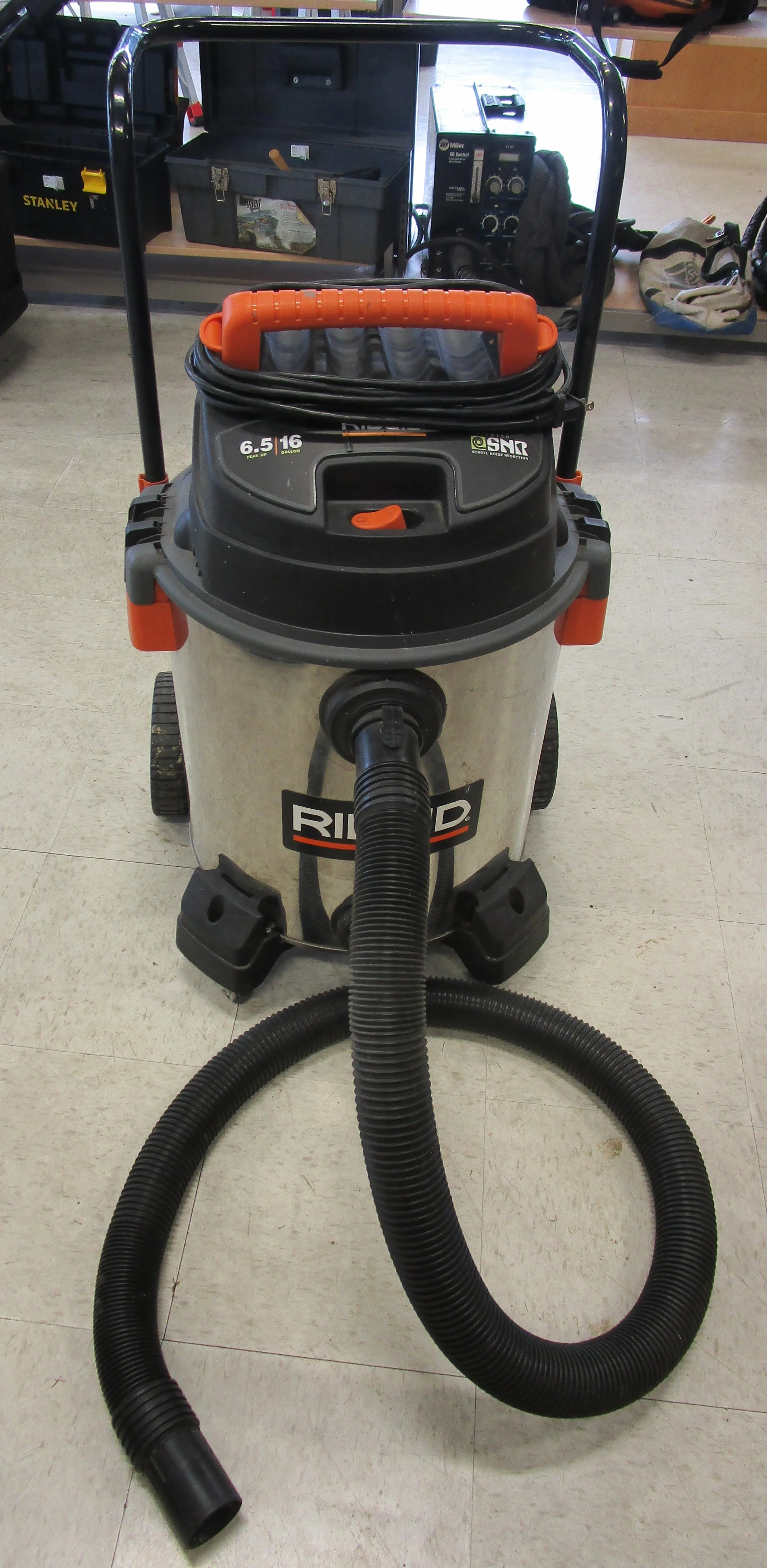Ridgid Tool WD19560 16 gal. 6.5hp Stainless Wet/Dry Vacuum W/ Hose and Filter.