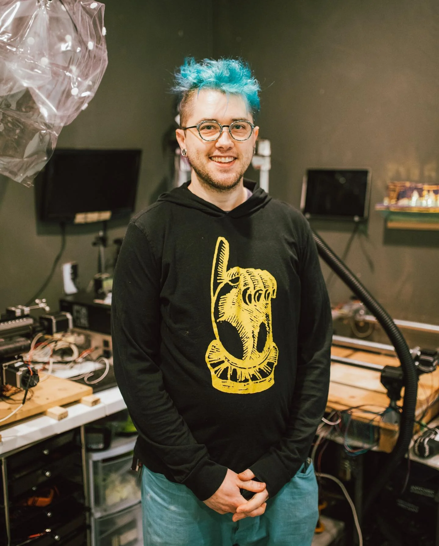Meet Aaron (@thelandtree), one of ADX's talented members! 

With a background in jewelry and metal work, as well as a graduate degree in digital media, Aaron's art practice explores the intersection of technology and spiritualism. 

From small pieces