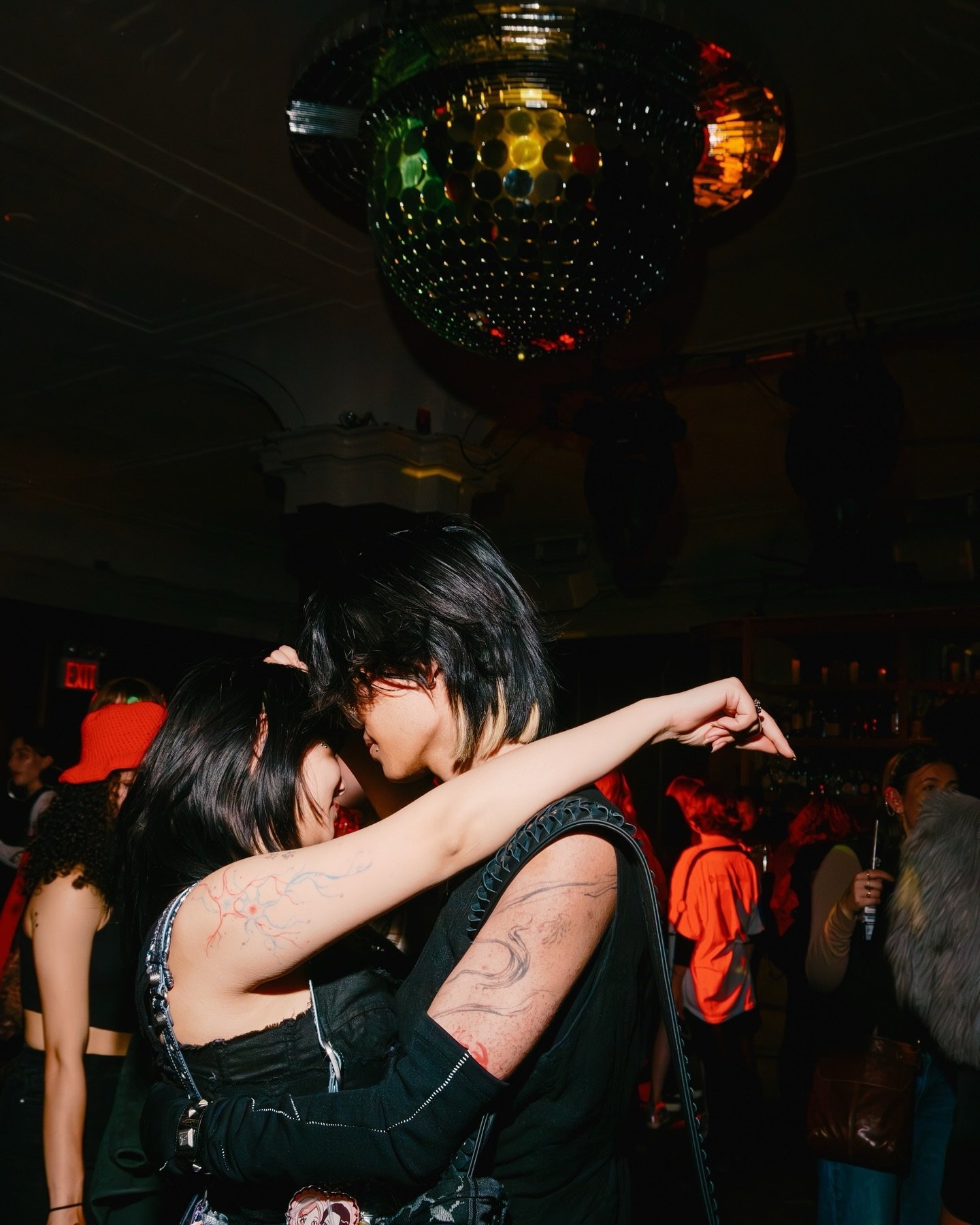 @bazongas.nyc NEW POON

@kingprincess69 @lvca.dangelo @gothbimbo.jpg

Next BAZONGAS coming up on 11/23 - link in bio for tickets

📸: @lexparker_