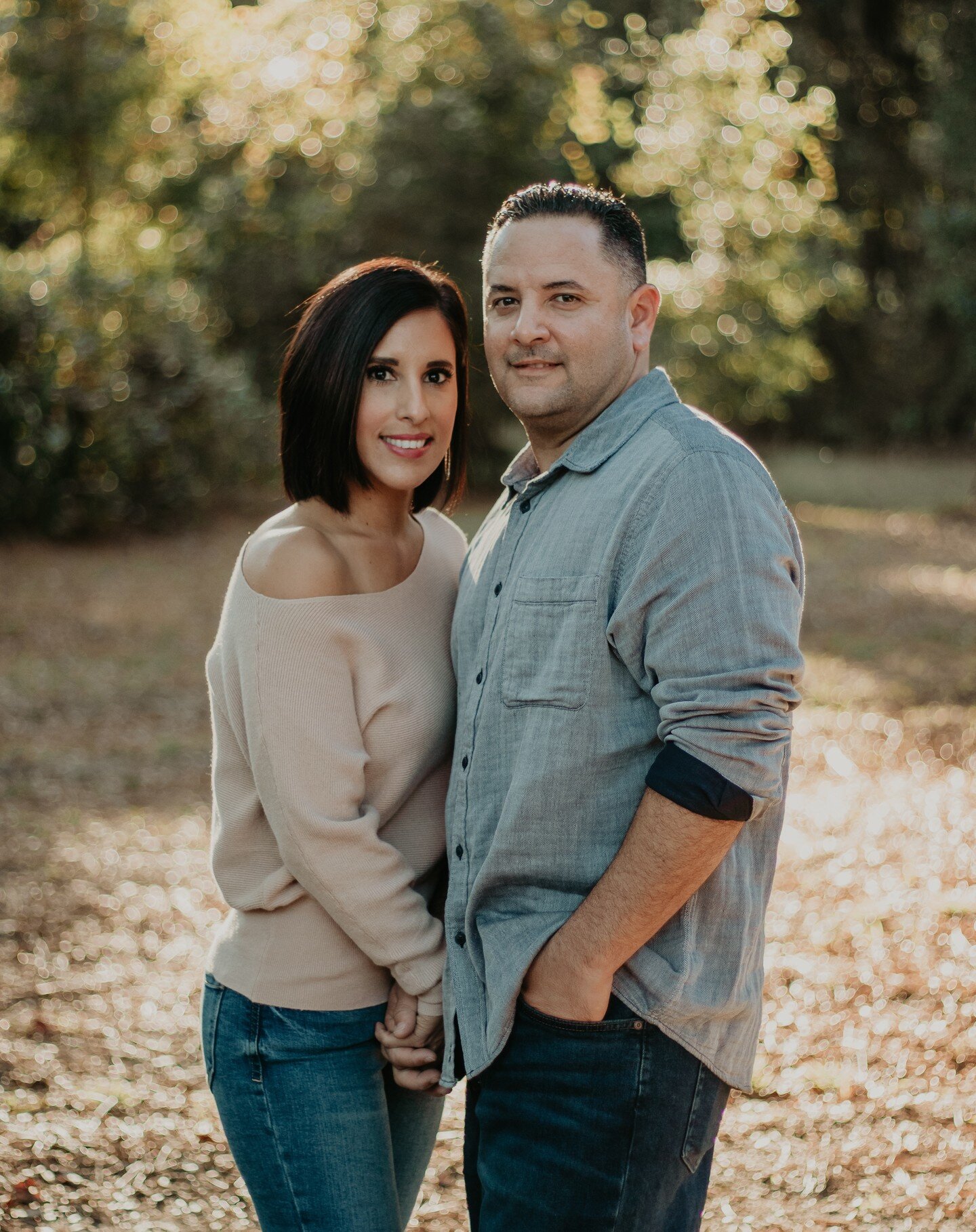Loved this backyard anniversary shoot with these two!!