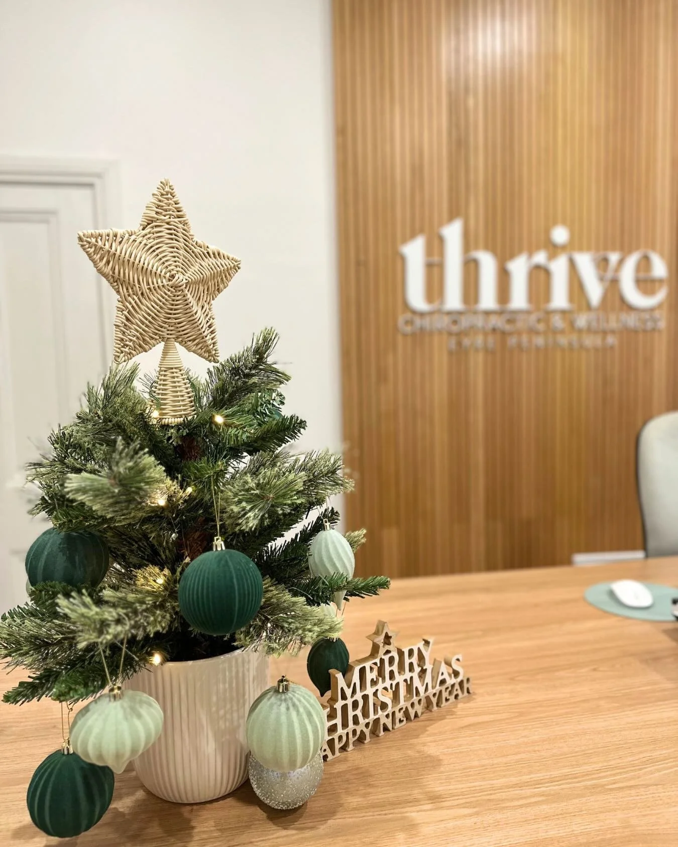 The Christmas countdown is on! 🎄✨
If you haven&rsquo;t booked your end-of-year appointments yet, now&rsquo;s the time.
This season gets busy fast, and we want to make sure you stay aligned, supported, and feeling your best through the holidays.

📅 
