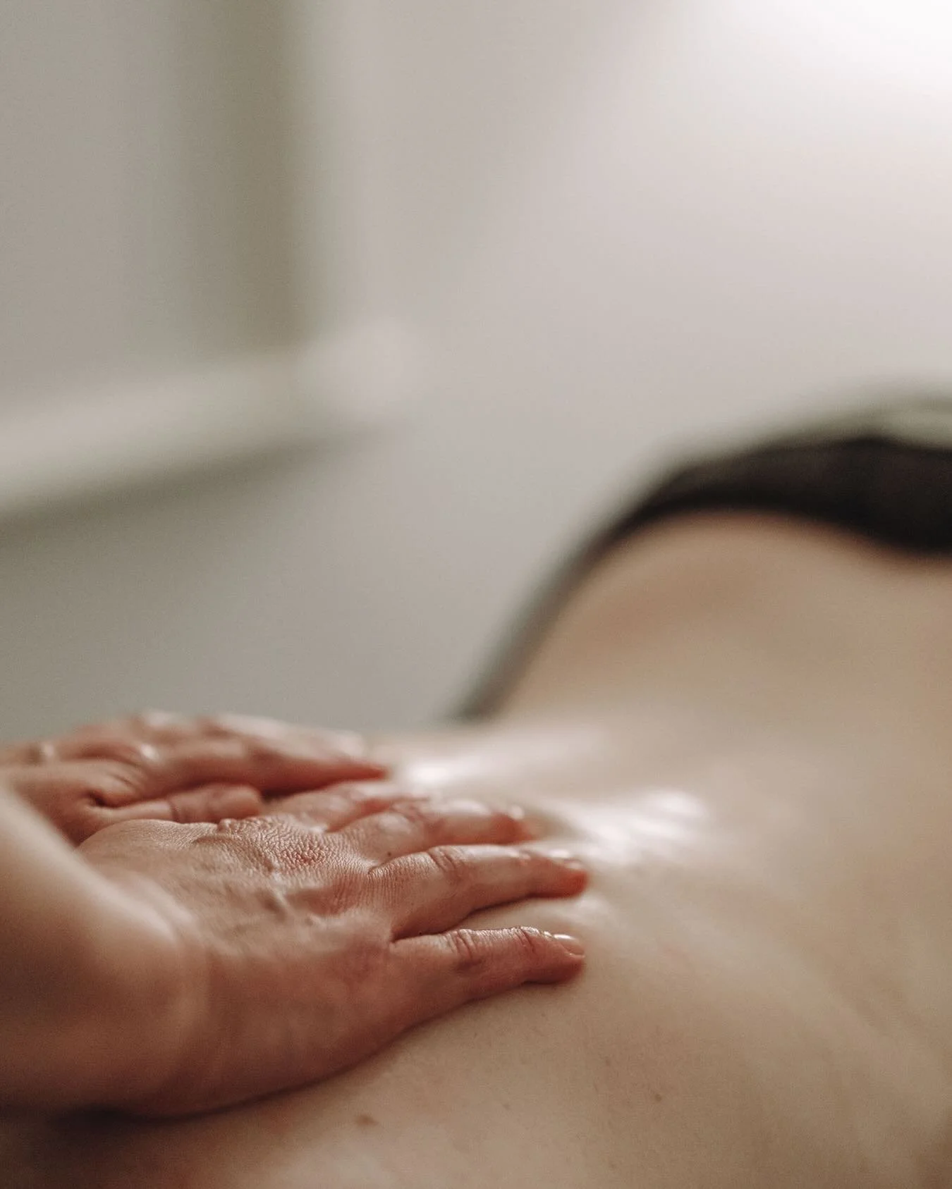 Your body doesn&rsquo;t work in isolation, so why should your care? 🌿

Our remedial massage approach is holistic, meaning we look at the full picture, not just where you feel discomfort. From posture and movement patterns to stress and lifestyle, we