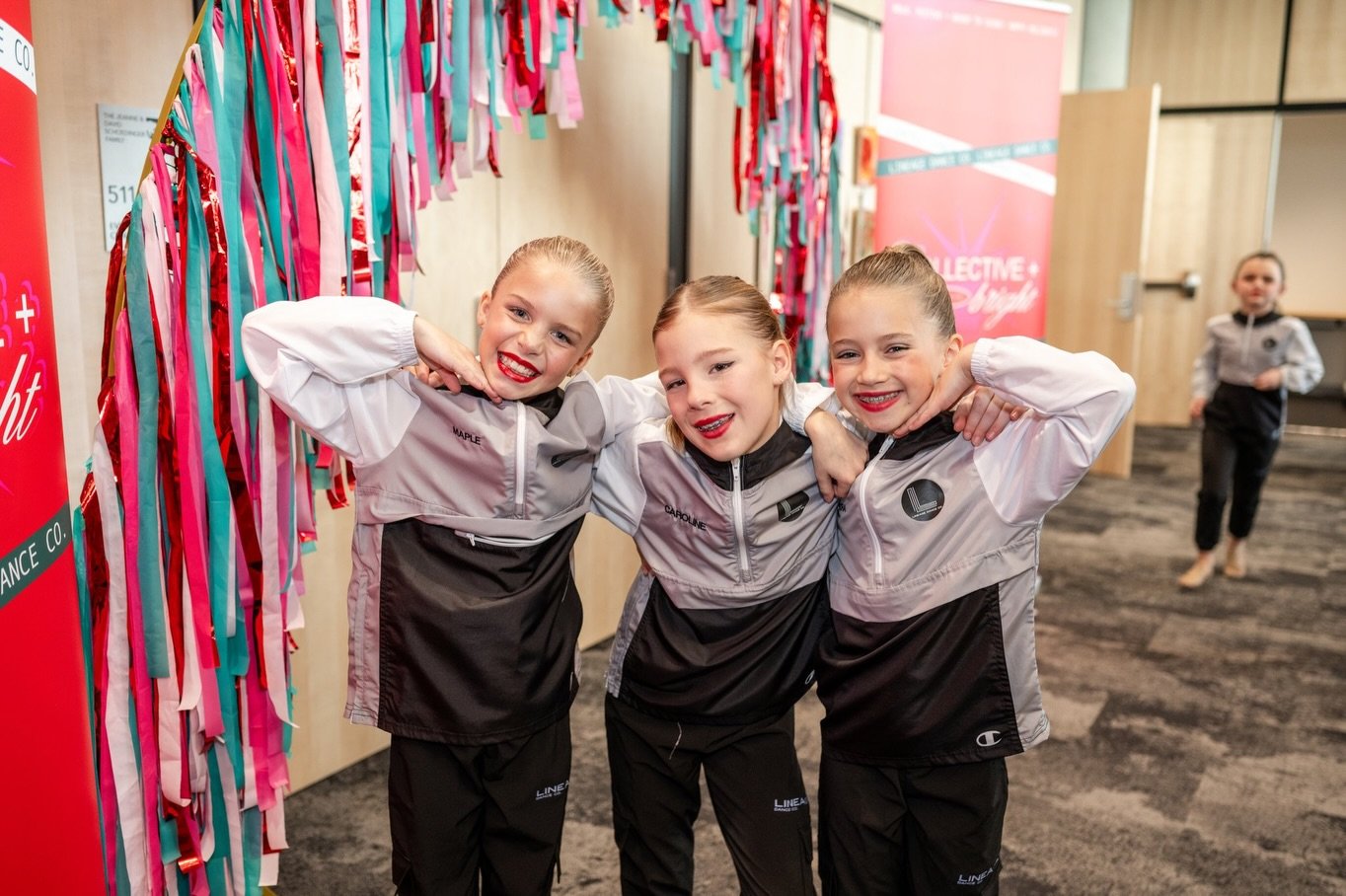 🤩 ALL SMILES as we think back to our Holiday Show, Collective &amp; Bright this past weekend!