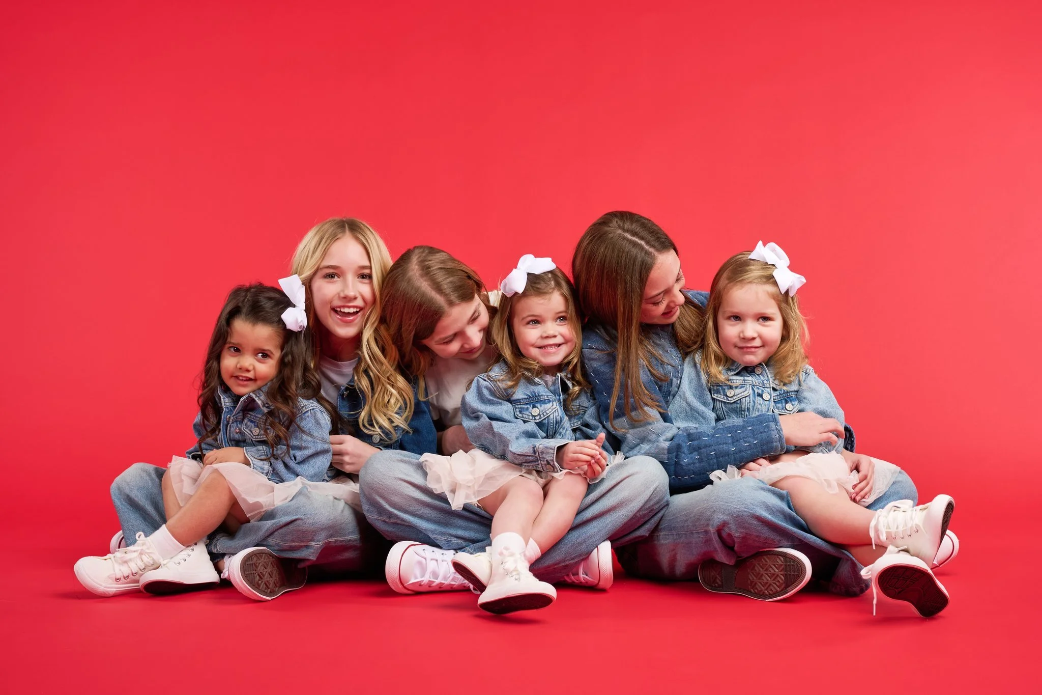 Come for dance. Stay for the family. ✨

At Lineage Dance Co., we are so proud of the community we&rsquo;ve built. From our tiniest dancers to our oldest performers, Lineage is a place where friendships grow, confidence is built, and every dancer is s