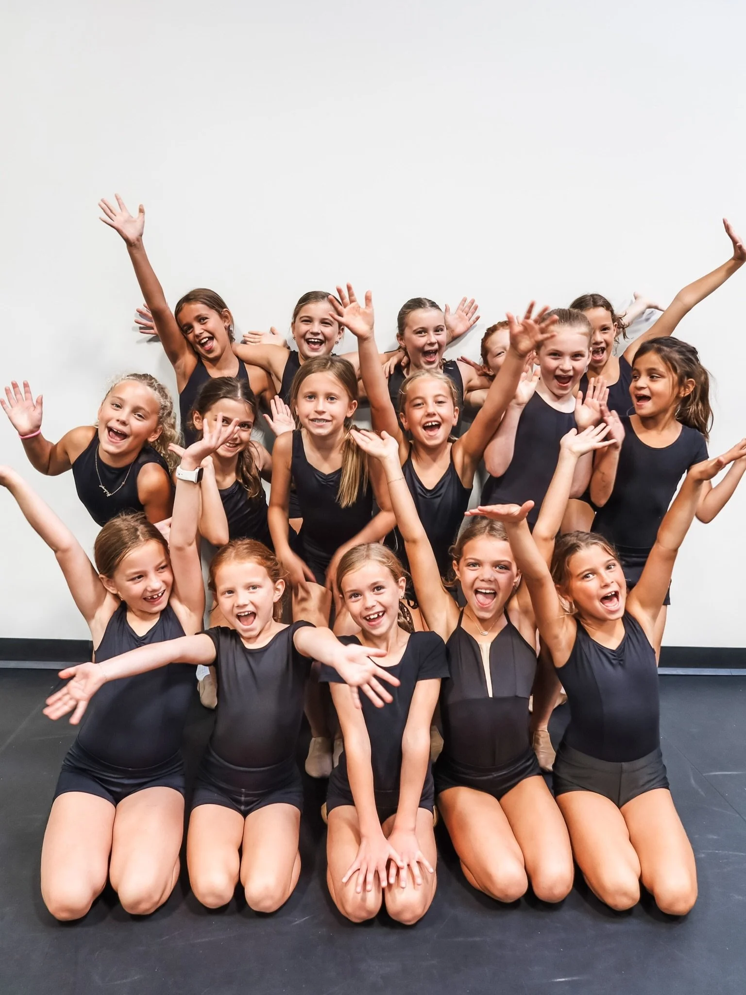 Extend Collective Family Social 🤍

Love seeing these groups come together&mdash;dancers AND families✨ The best part of a new season is watching the connections and friendships form! 

Such a fun night with our Extend Collective crew!