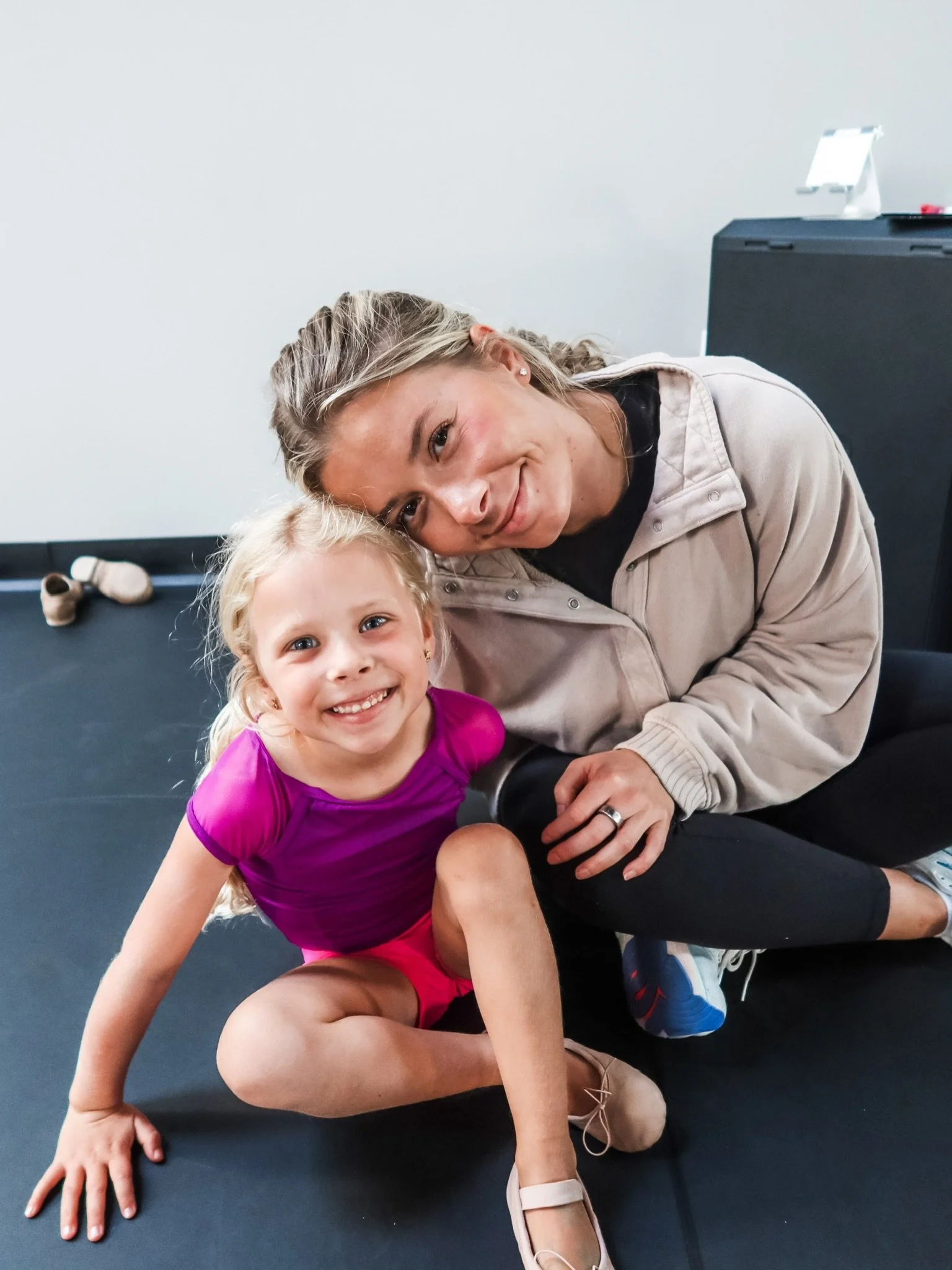 Night 1 of Time to Shine September ✨💖

Our first Theme + Family Watch Week of the season is officially underway! We loved seeing our dancers bring out the pink, gold and sparkle&mdash;and getting to welcome families into the studios for a peek at wh
