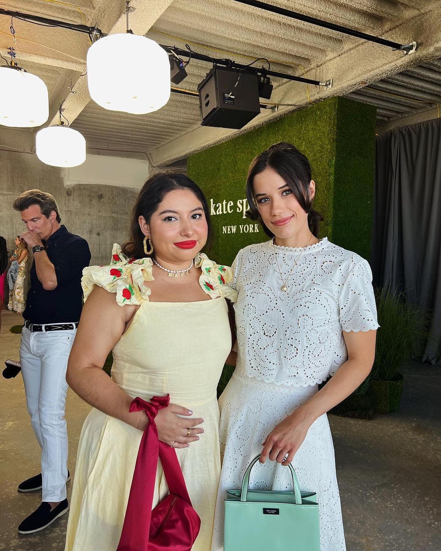 New York Fashion Week S/S 2023 &bull; Writer Daisy Maldonado @daisymald_ wearing the MR LABEL @mrlabel_ Cal Bag in Red.
⠀⠀⠀⠀⠀⠀⠀⠀⠀
Let&rsquo;s get phygital.
@chelseacomms &bull; London | New York
chelseacommunications.co.uk
.
.
.
.
.
.
.
#newyorkfashi