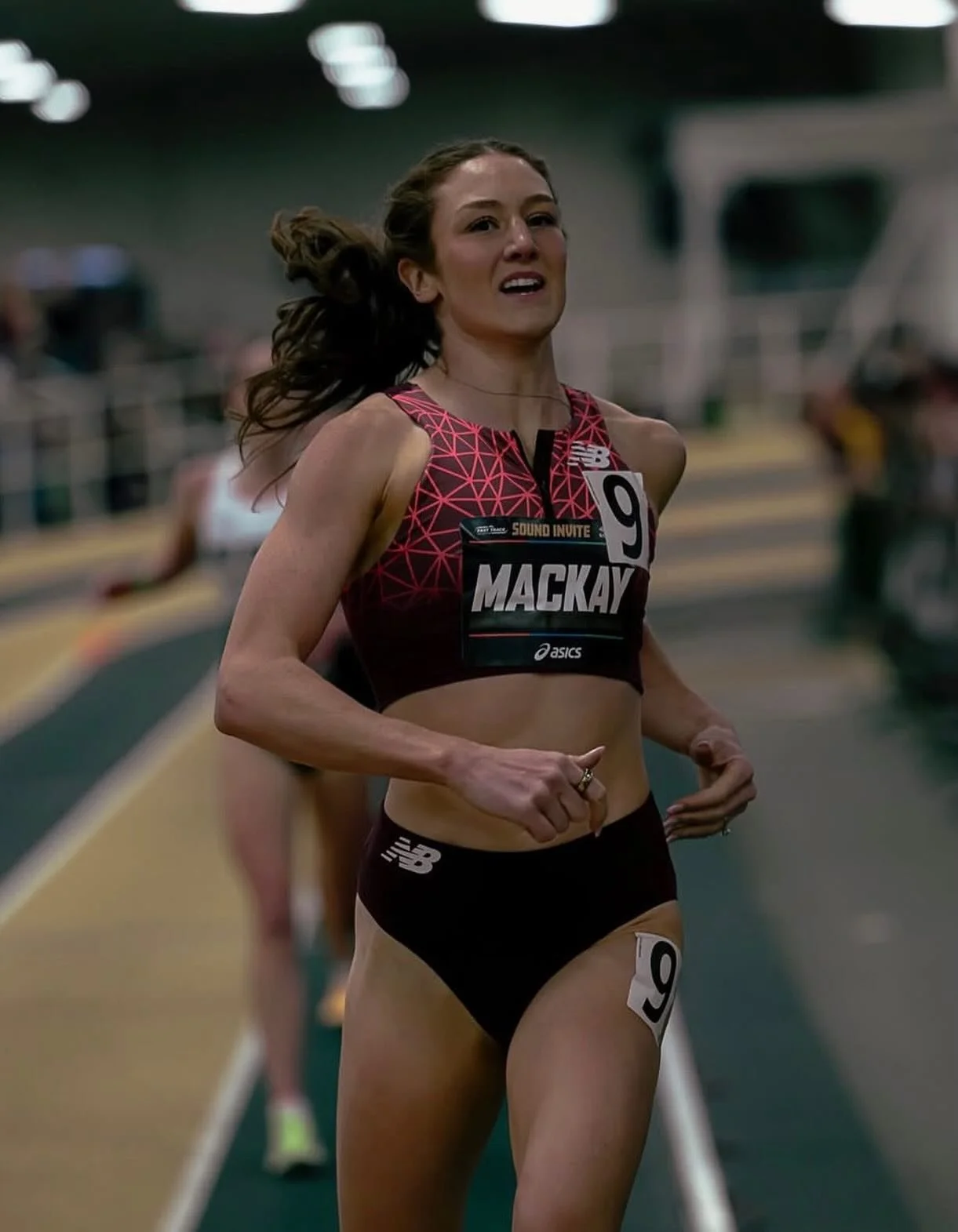 A commanding victory for Emily at the Sound Invite Mile, closing final 400 in 60.9. Up next is USA Champs. 

@soundrunning 
@jdlfasttrack