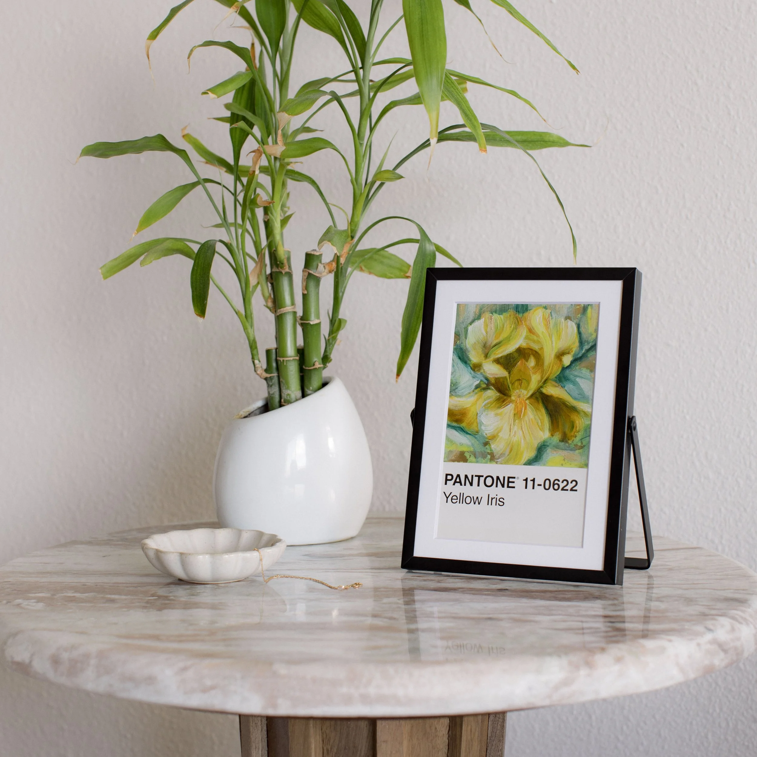 praiseful-messages-aurora-oils-originals-love-x-cross-studio-black-frame-lifestyle-back.jpg