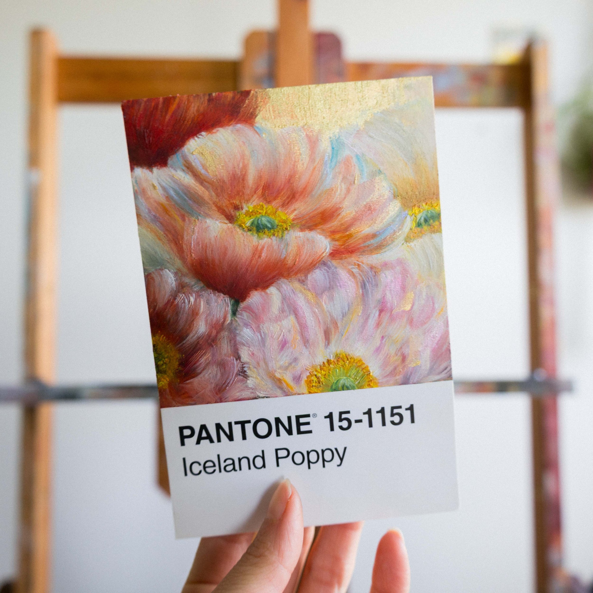 praiseful-messages-iceland-poppy-oils-originals-love-x-cross-studio-detail-lifestyle.jpg
