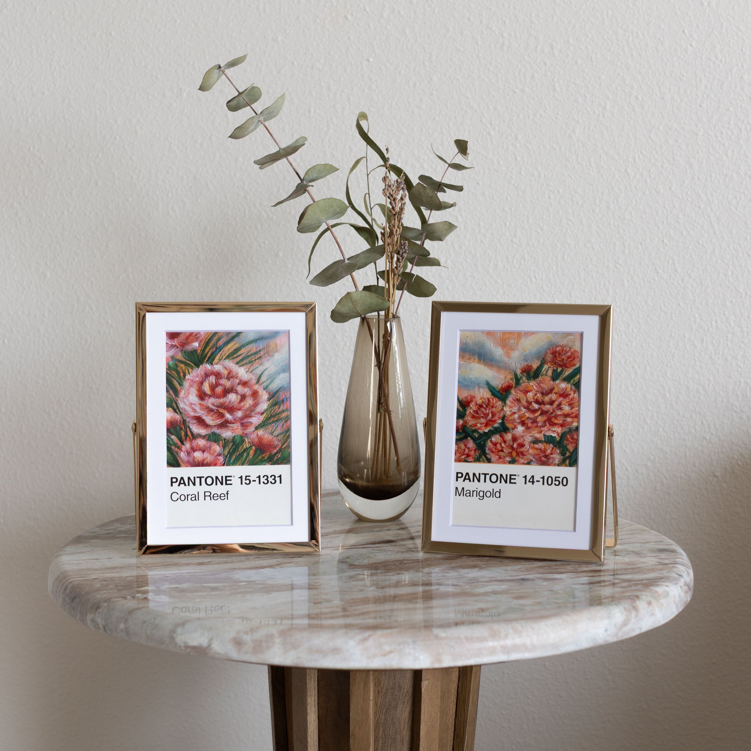 praiseful-messages-marigold-coral-reef-oils-originals-love-x-cross-studio-gold-frame-lifestyle.jpg