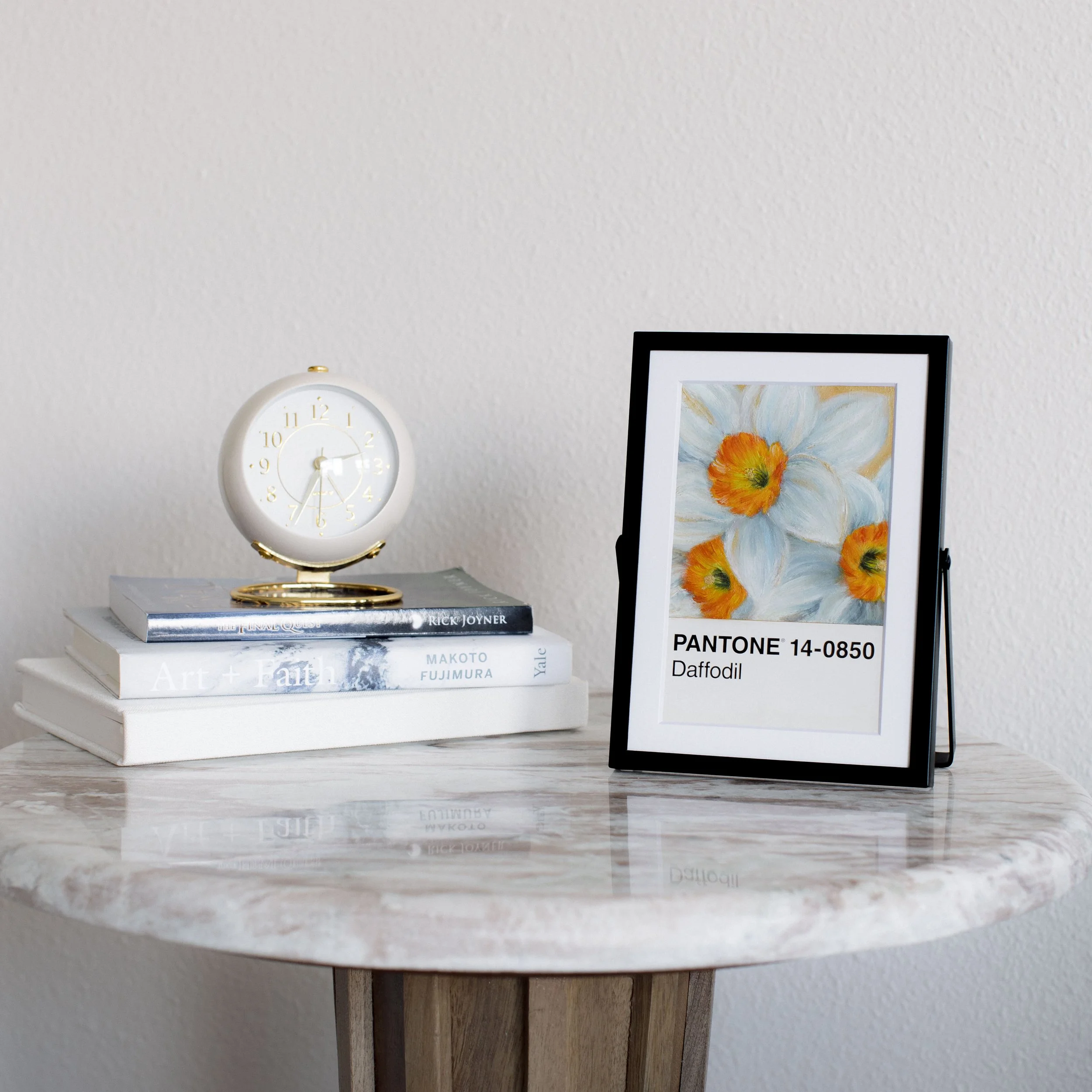 praiseful-psalms-daffodil-oils-originals-love-x-cross-studio-lifestyle-black-front.jpg
