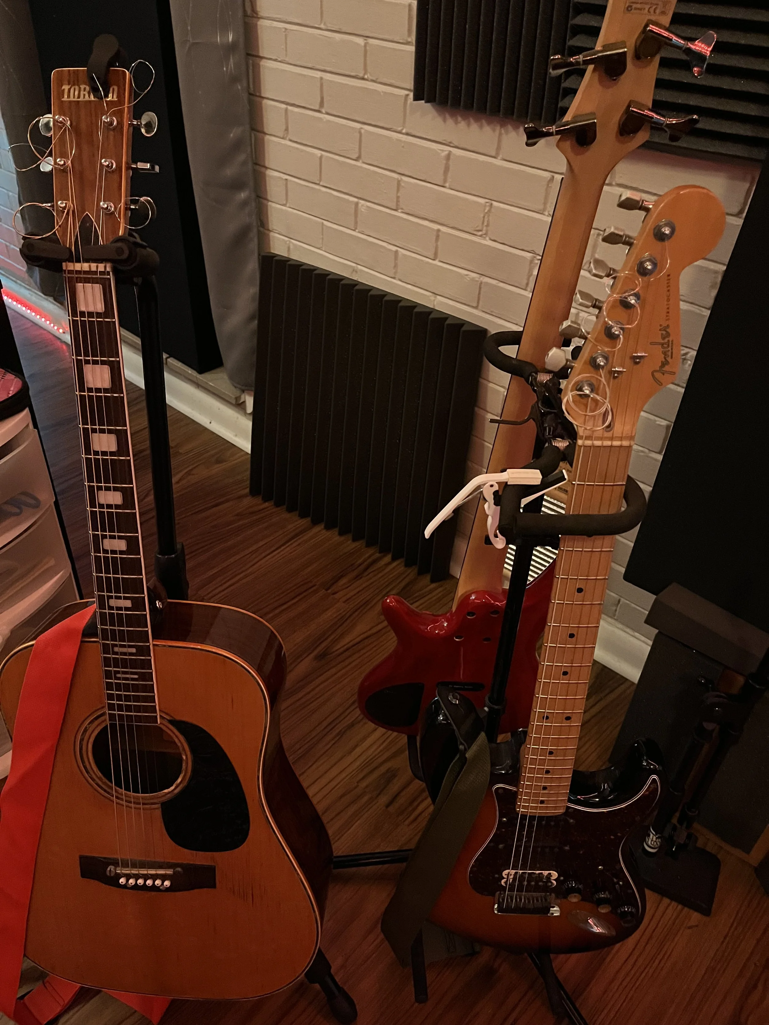 Strum Sound Studio Guitars