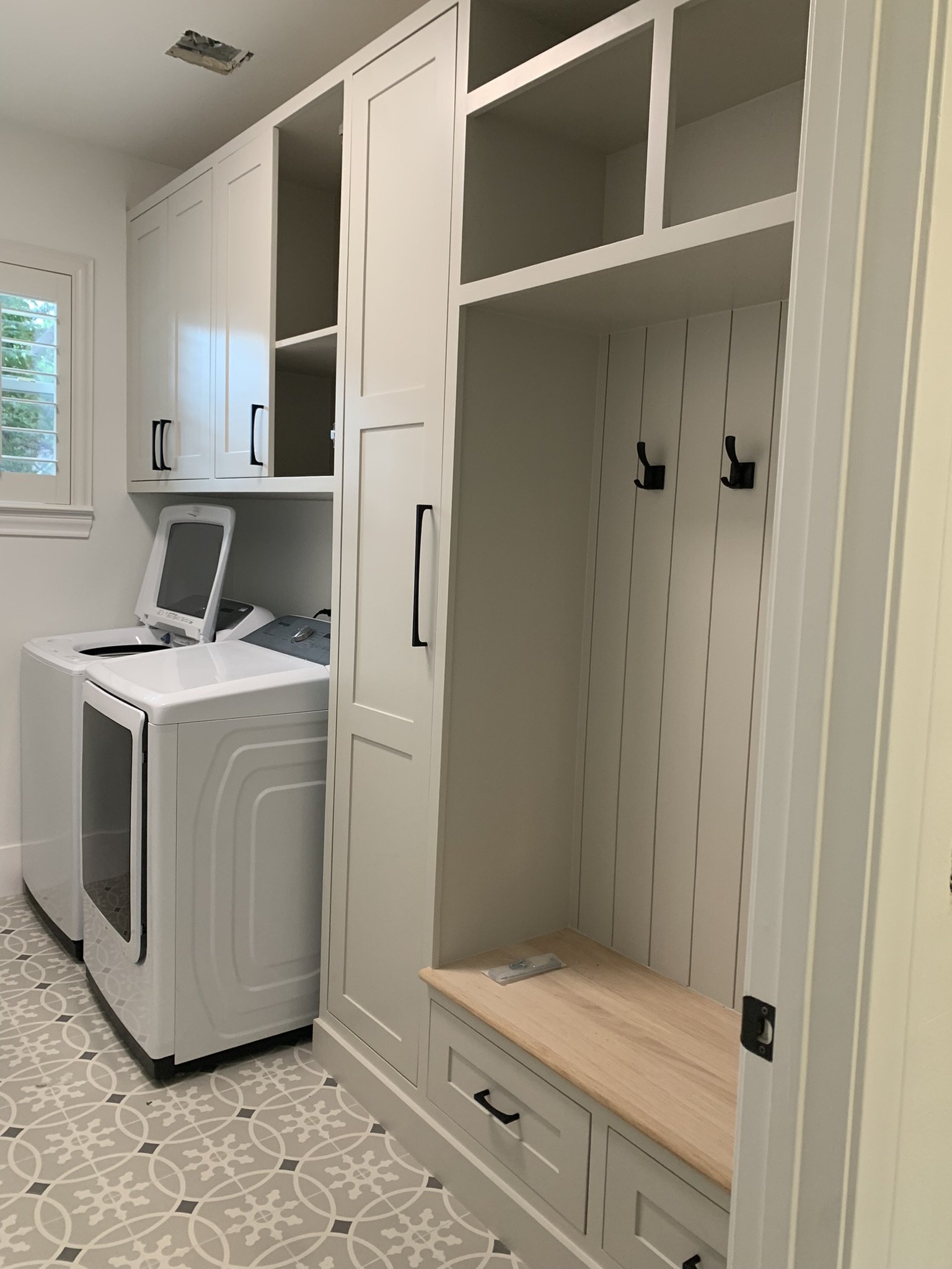 Shiplap laundry room