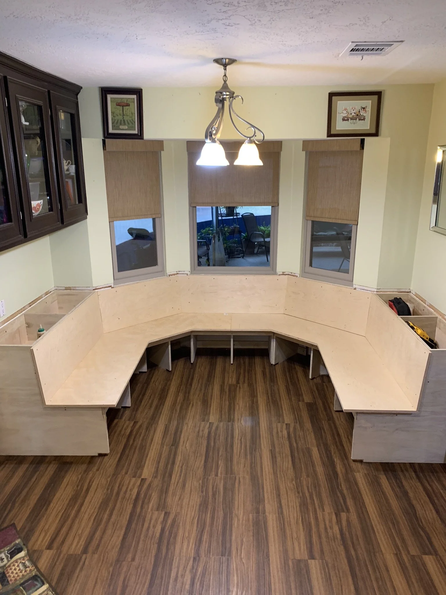 break area with wrap around bench