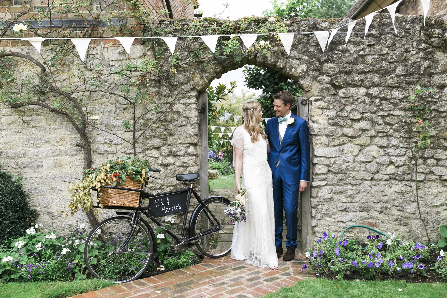 Oxfordshire Garden Wedding // Harriet and Ed