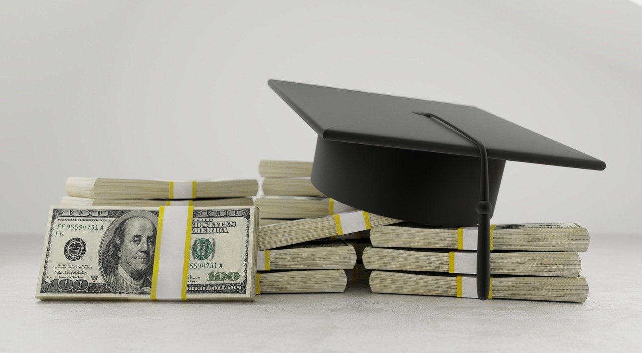 Honor’s Societies Aren’t a Scam: A Look at Scholarships