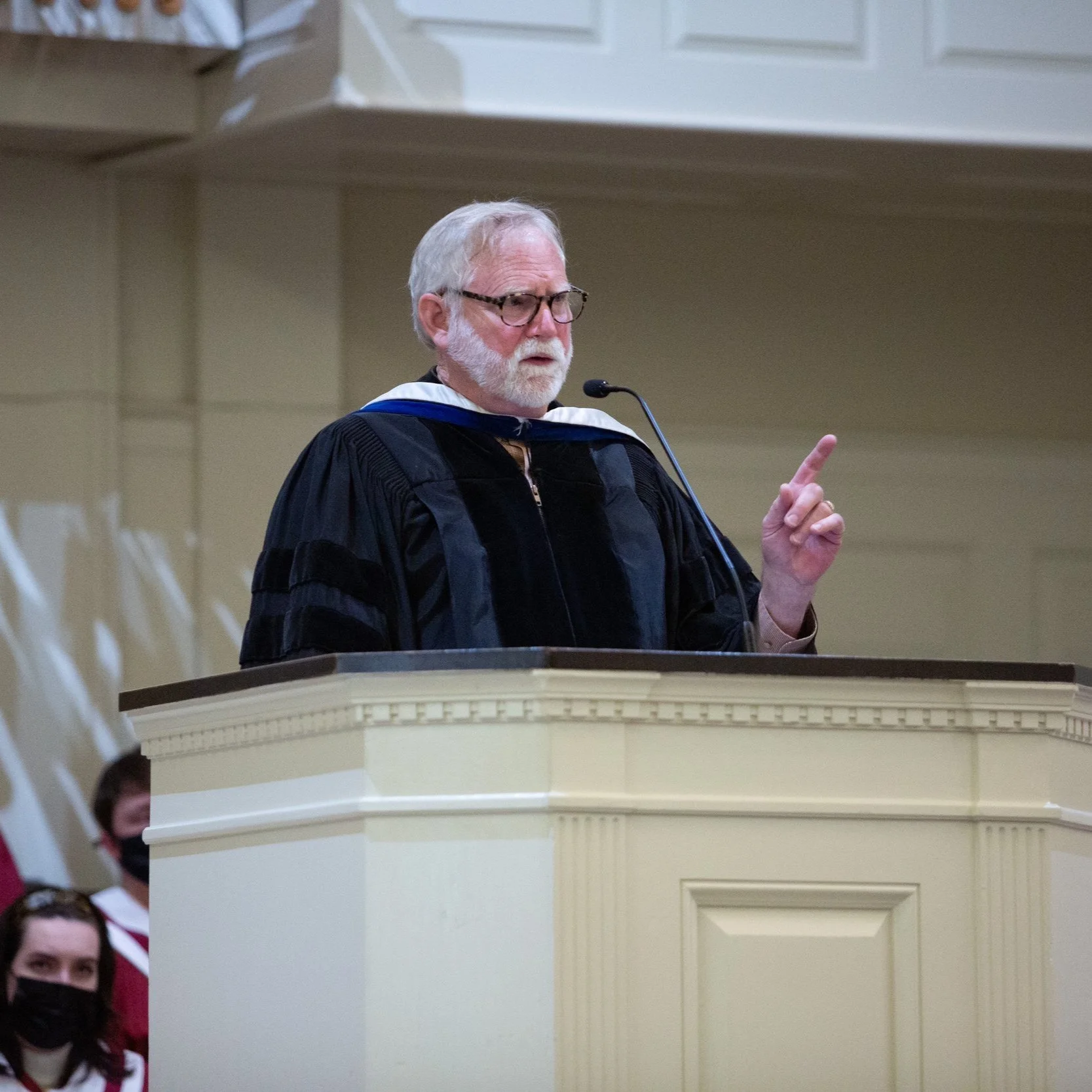 Photograph of Dr. Shelburne at the podium.