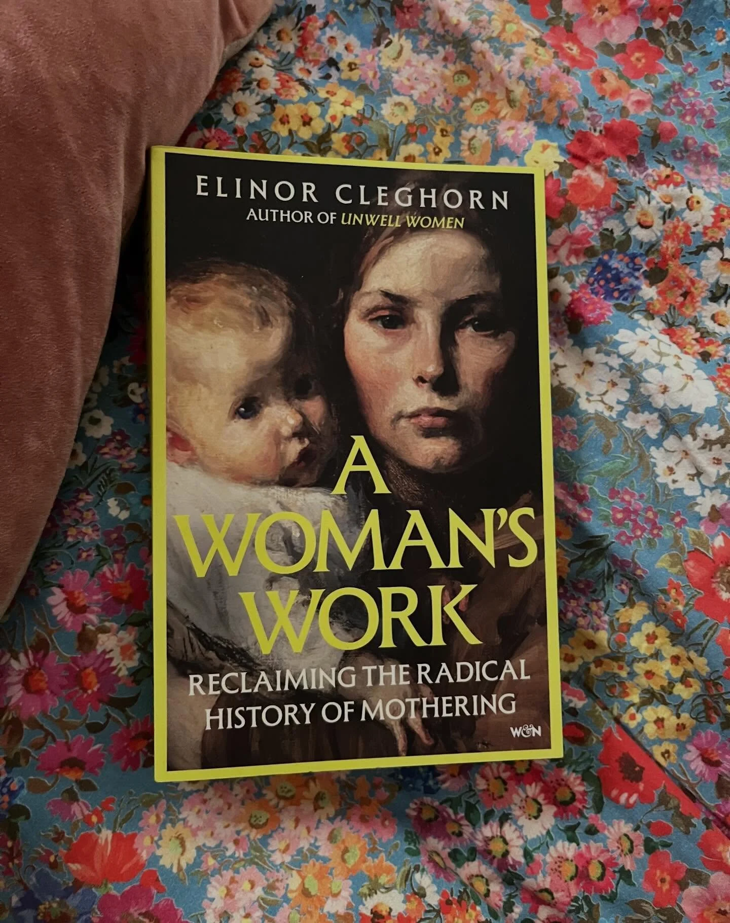 Phew, this came out just in time ❤️ #thesis #mothersanddaughters #mastersdegree #imtryingtoreadeverything