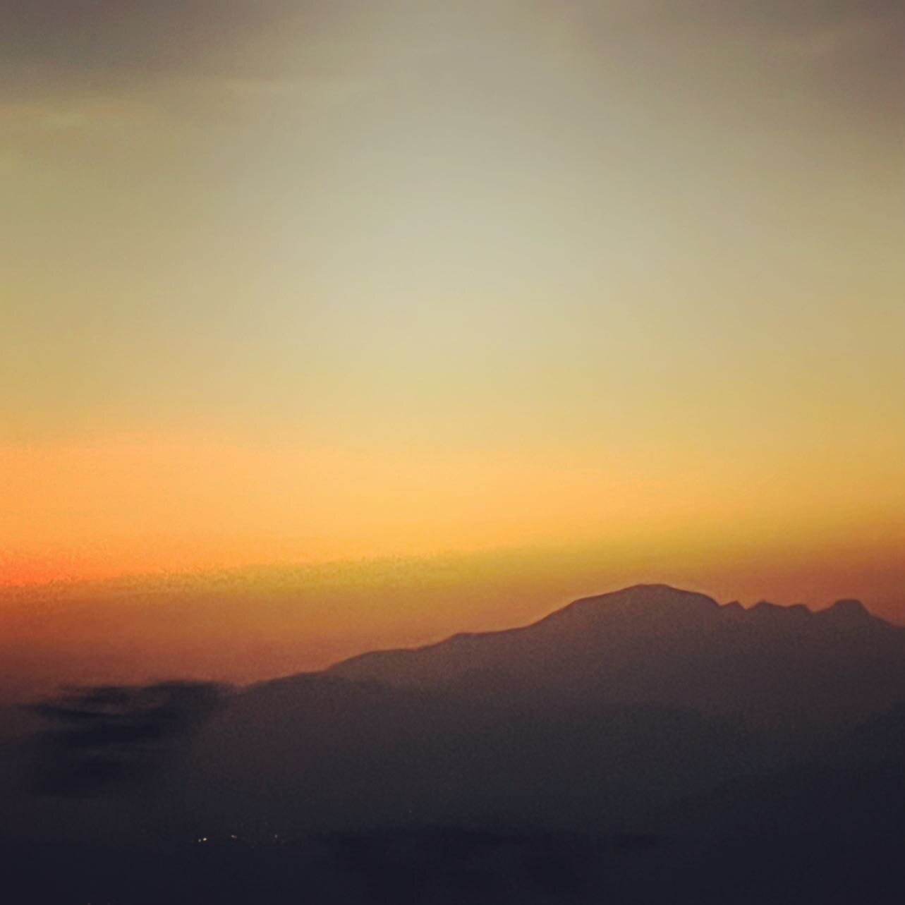 ...::SUNSET::..
.
.
#sunset #chase #orange #mountains #raigad #fort #travel #sky #blue #india #2023 #pictureoftheday #likeforlikes #nature #travelphotography #happy #green #mountains #solo_travel_er #shotoniphone