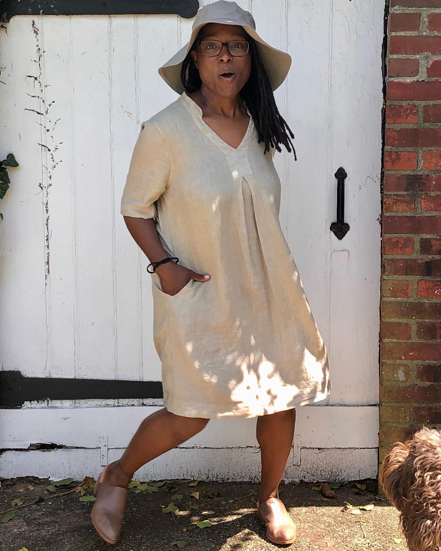 Caught in one of our new arrivals &mdash; the Jackie Dress. Indy-approved and with side pockets of course! A great staple that plays well with the Loge Hat. More new arrivals online now and more rolling out this week🍃
.
.
.

#ethicalfashion #slowfas