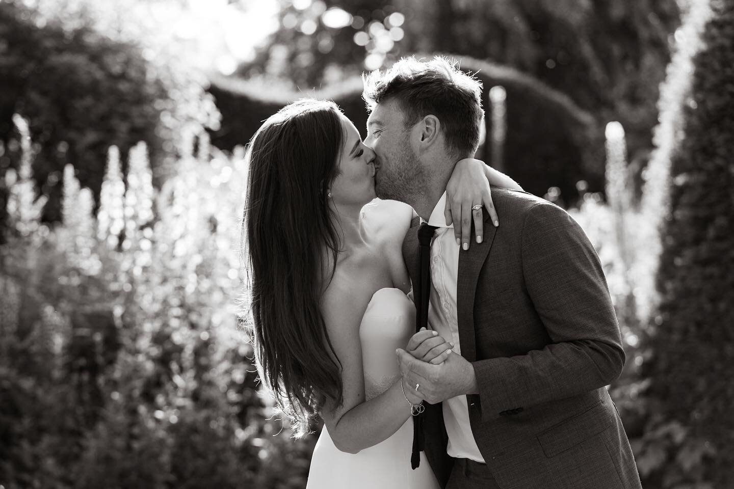 Happy Valentine&rsquo;s Day Everyone

#valentines #blackandwhitewedding #shesaidyes #ukweddingphotographer #naturalwedding #weddinginspiration #ohwowyes #blackandwhiteweddingphotography