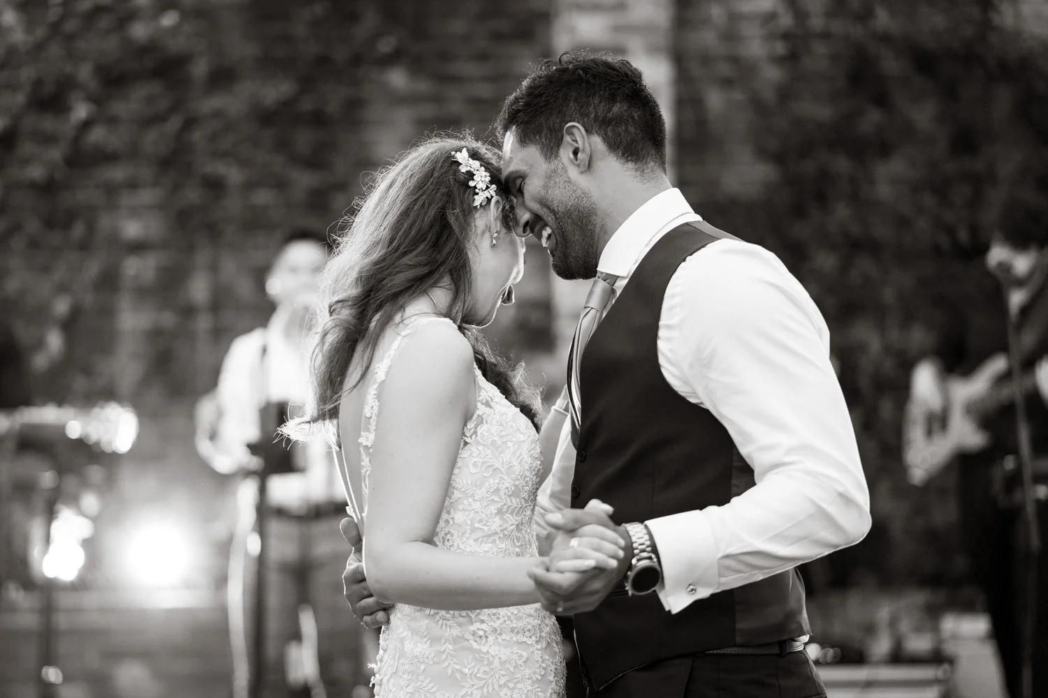 Northbrook-Park-Wedding-Photographer-38.jpg