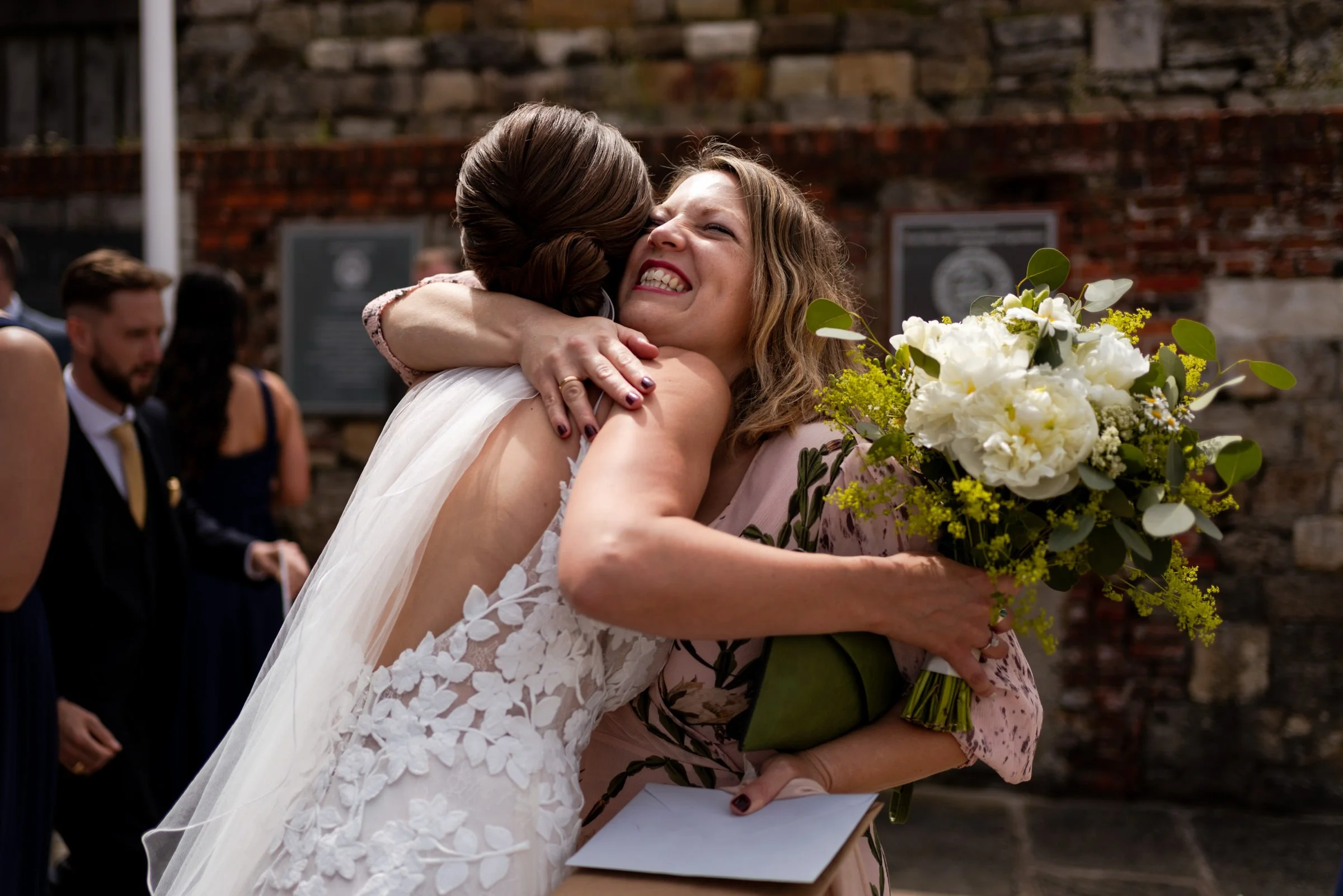 Natural-Wedding-Photos-Hampshire-19.jpg