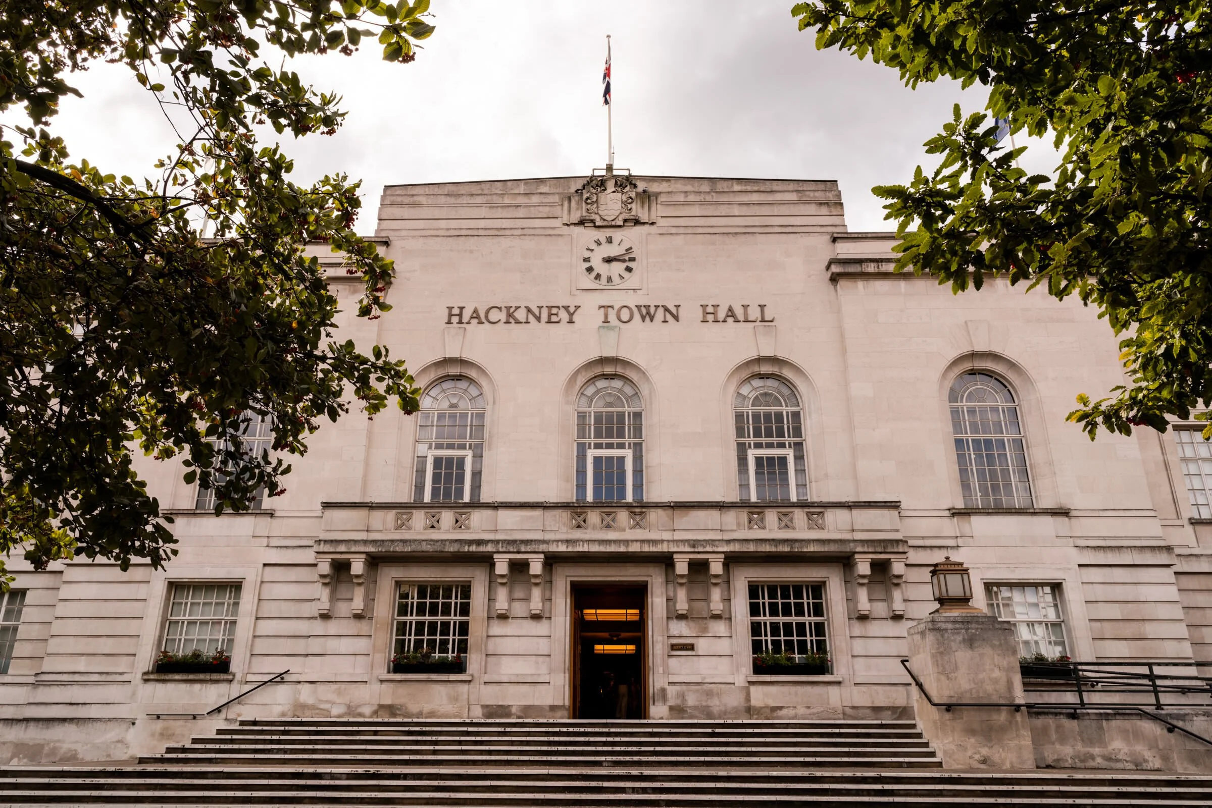 Hackney+Town+Hall+Wedding+001.jpg