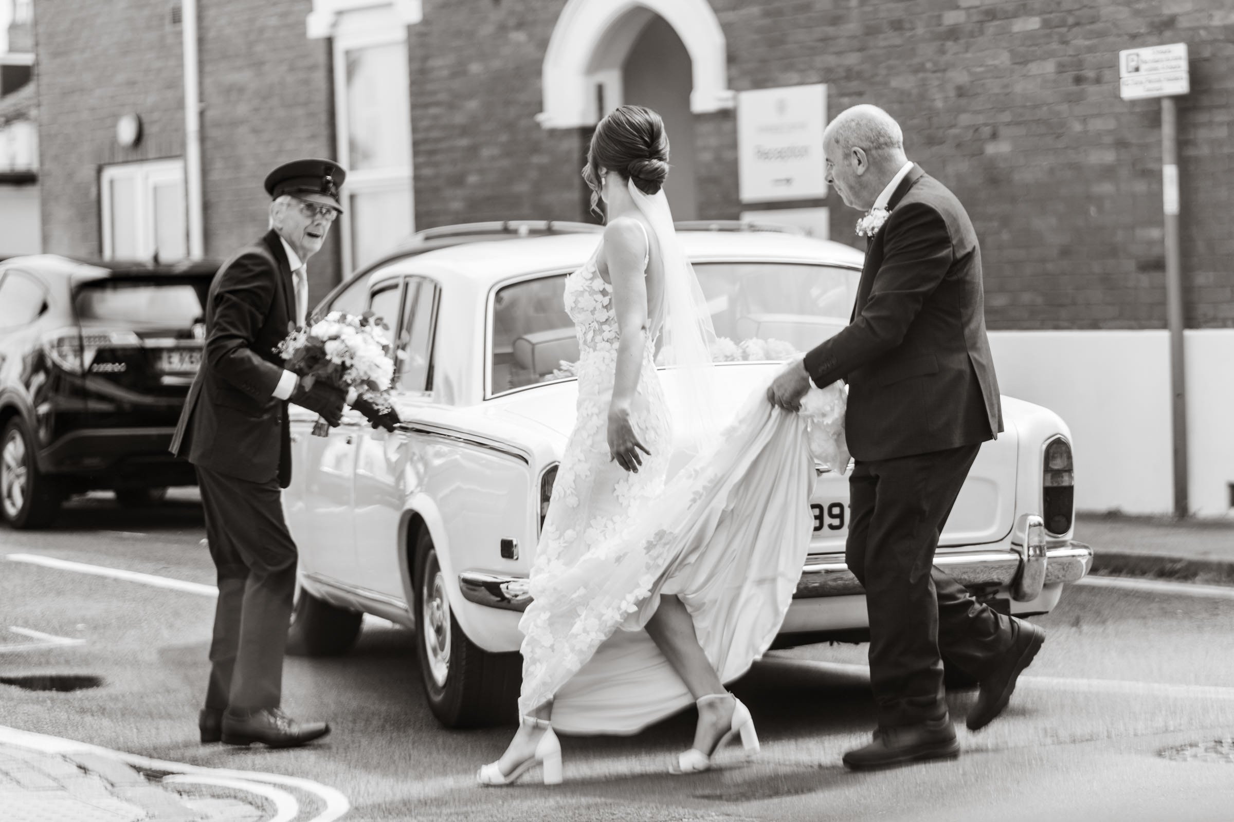 Natural-Wedding-Photos-Hampshire-8.jpg