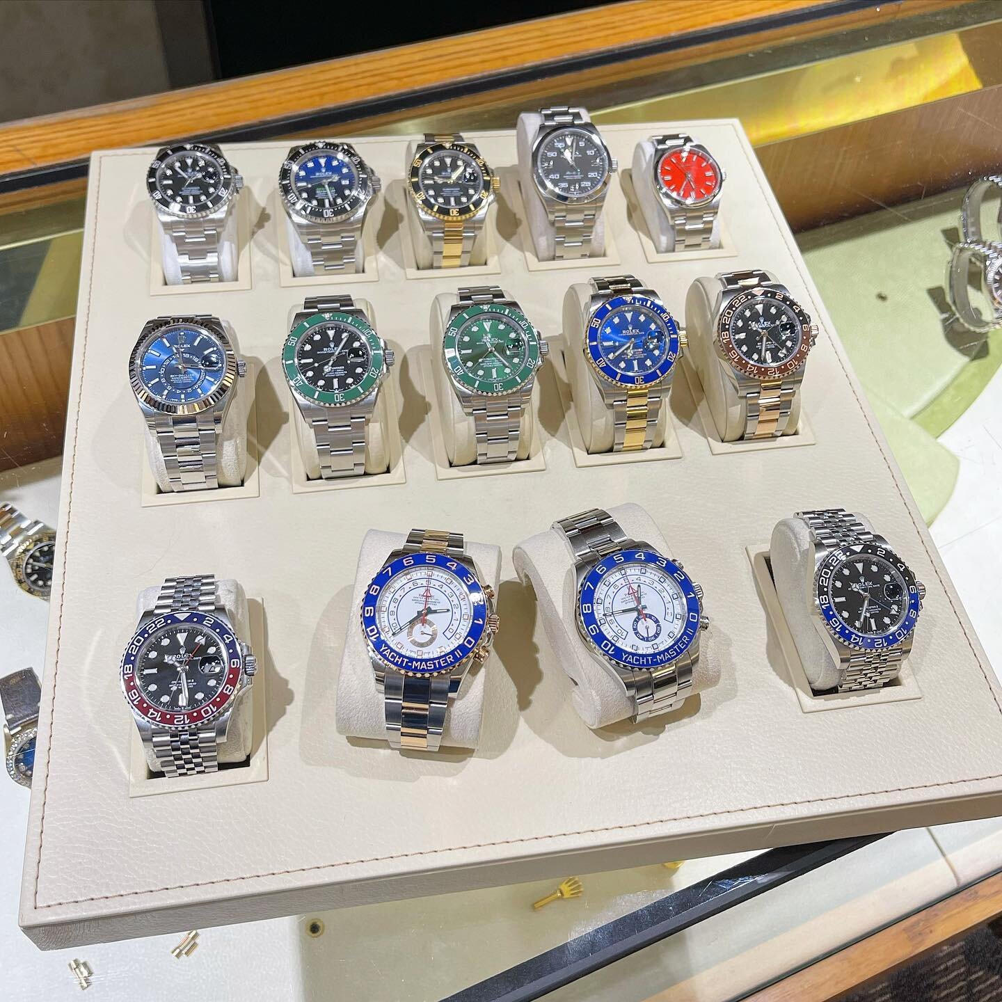 😍 Which would you choose⁉️ Come shop with us!
.
.
.
#PhilipsonsJewelry #WatchWeb #rolex #dailywatch #wis #watchfam #rolexaholics #wruw #watchgeek #rolexpepsi #watchlove #jamescameron #horology #126710 #126610 #watchnerd #skydweller #toolwatch #reloj