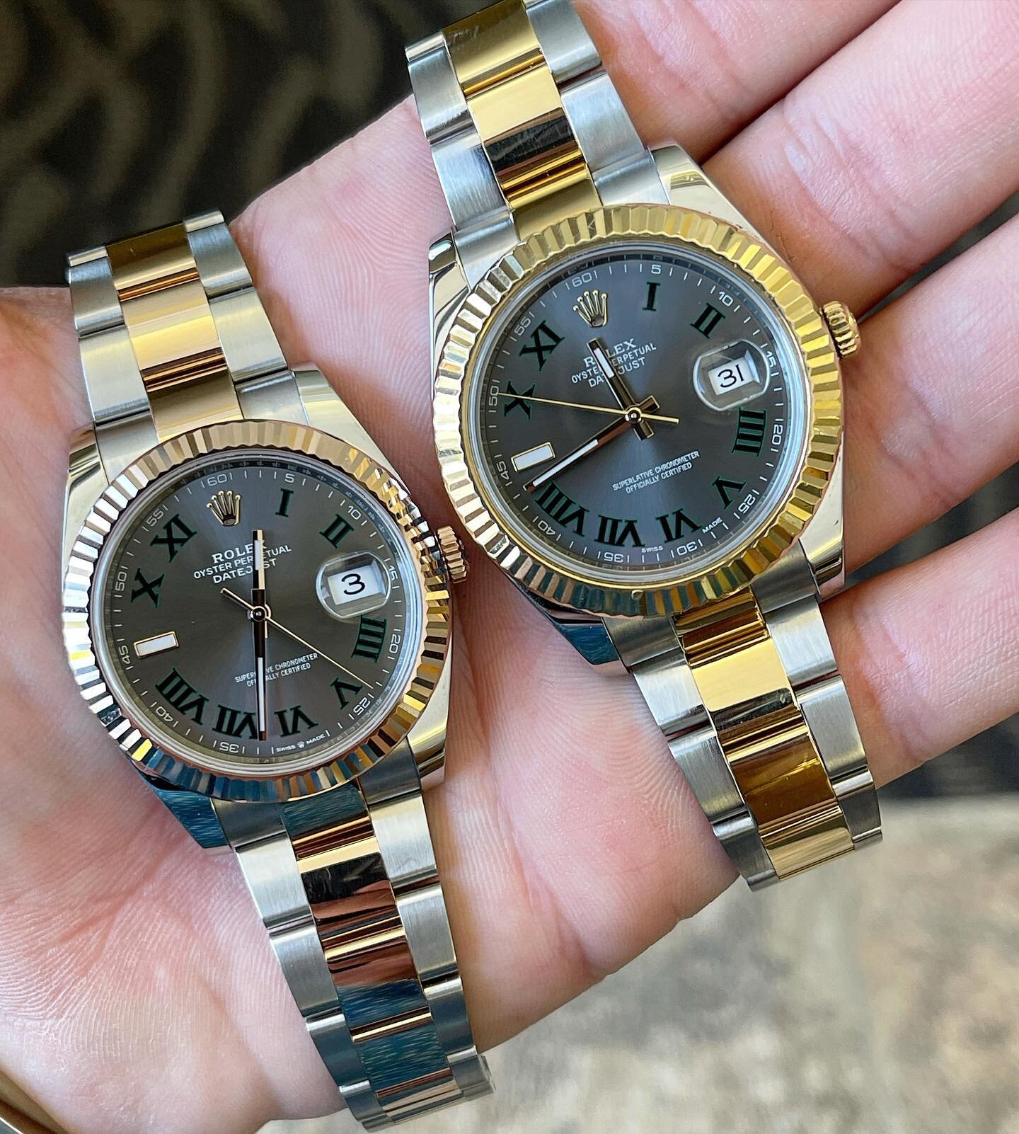 Datejust 41&rsquo;s with Wimbledon Dial 🎾 Yellow Gold vs Everose Gold⁉️ 🤔
.
.
.
#PhilipsonsJewelry #WatchWeb #rolex #dailywatch #wis #watchfam #rolexaholics #wruw #watchgeek #lovewatches #watchlove #wristporn #horology #datejust41 #wimbledon #watch