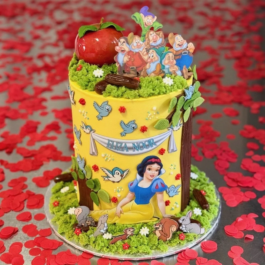 The Snow White Cake • Le Gâteau Blanche-Neige