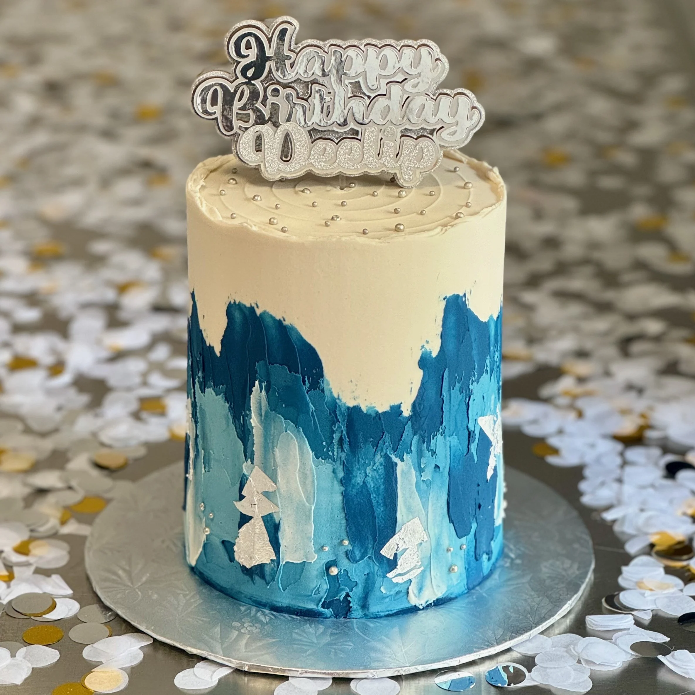 The Abstract Artsy Silver Cake • Le Gâteau Abstrait Artistique Argenté