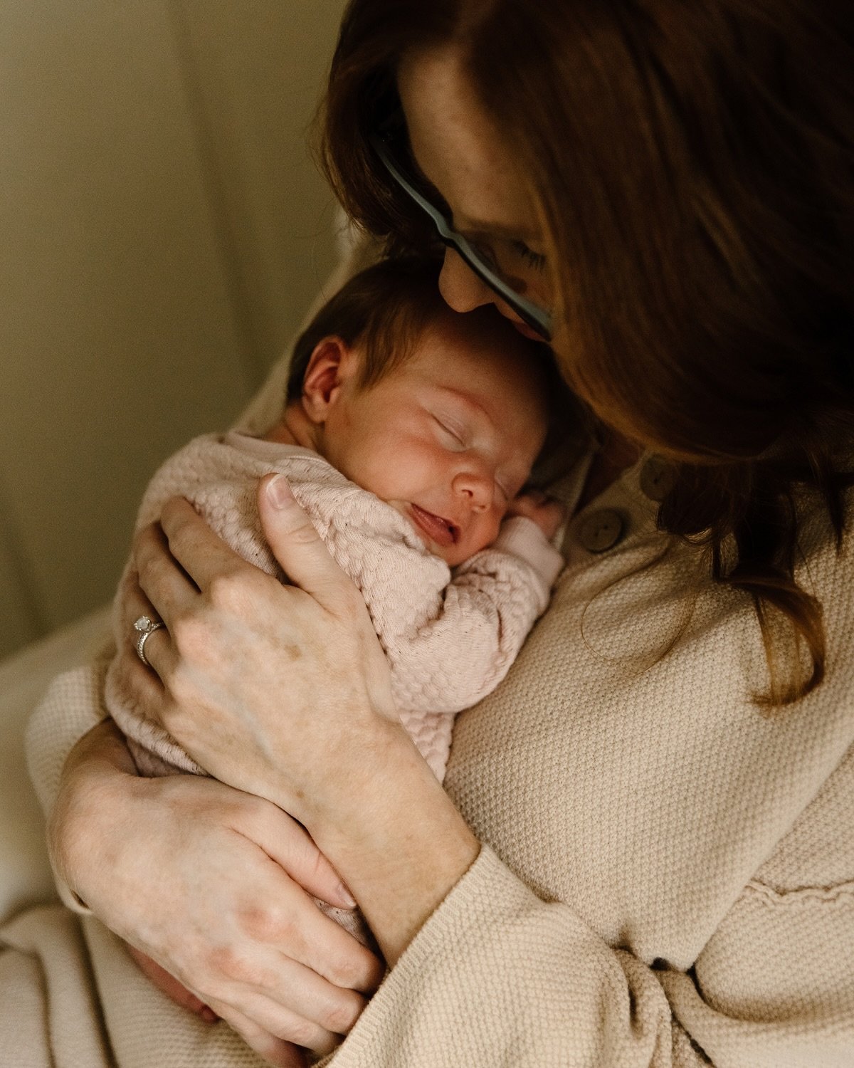More cozy in-home newborn sessions in 2025 please🥹🫶🏻

#virginiaphotographer #virginianewbornphotographer #richmondnewbornphotographer #richmondweddingphotographer #rvaengaged #virginiaelopementphotographer #eastcoastweddingphotographer #eastcoastp