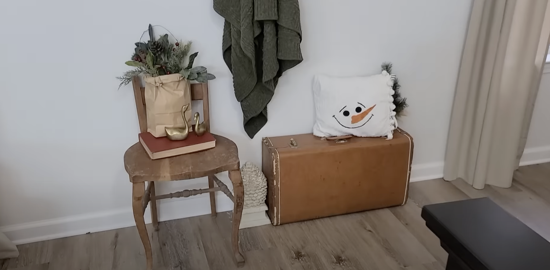 Christmas Room Makeover DIY  9.png