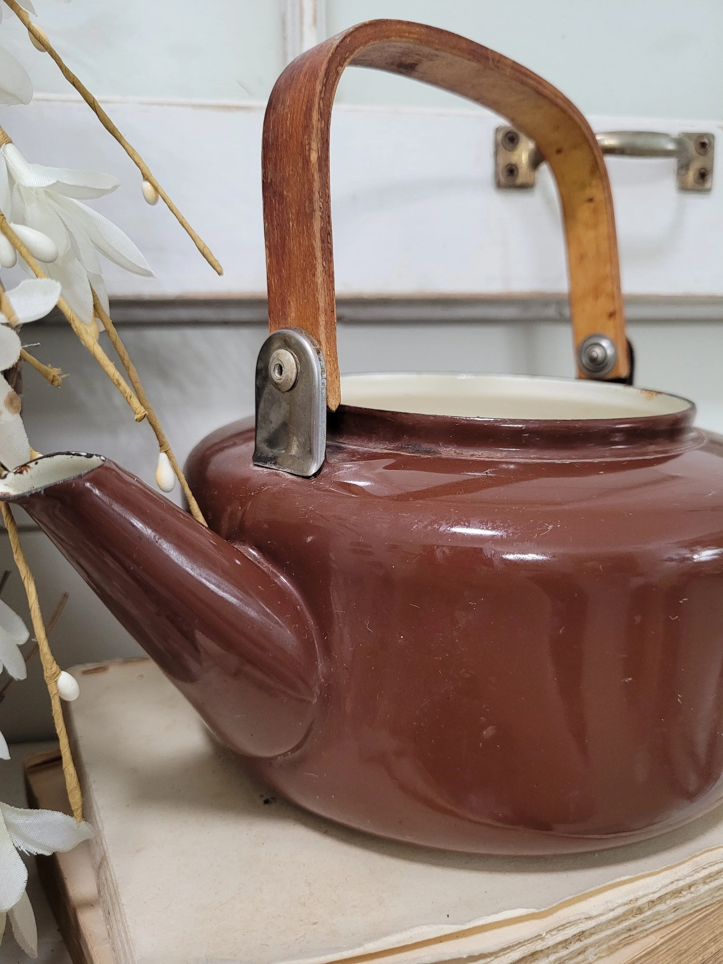 set of enamel dishware 2 cups & 4 plates — Julie's Designs and Signs